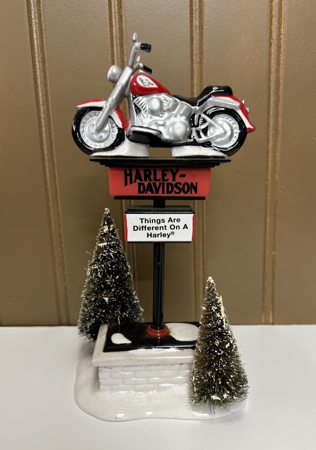 Dept. 56 Snow Village #54901 HARLEY-DAVIDSON SIGN Original Box Christmas Decor