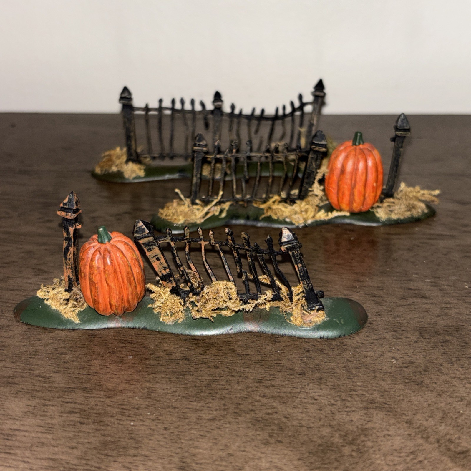 Witch Way Flight School Dept 56 Diorama Miniature Fences Pumpkins Halloween