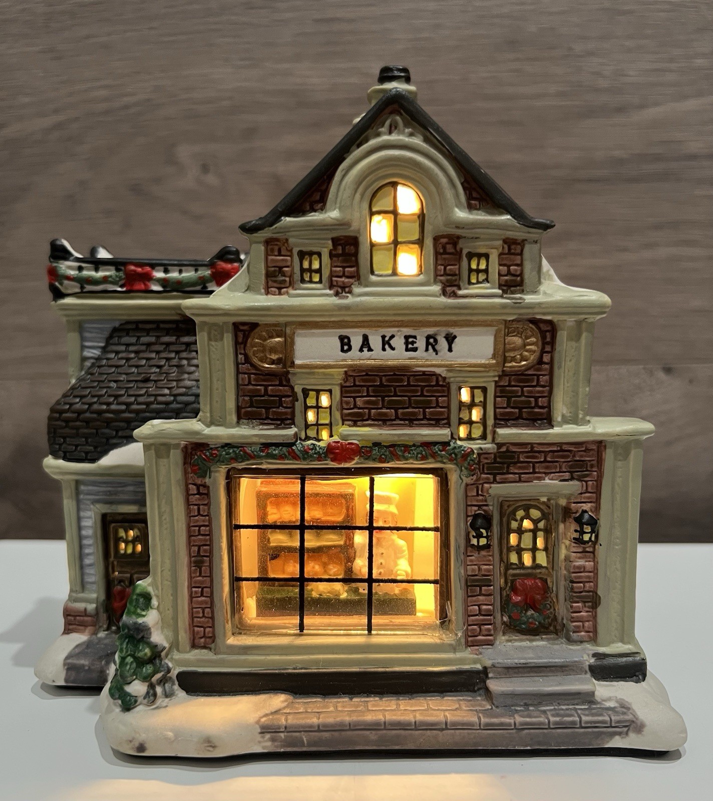 Bakery Shop Christmas Village Ceramic Building Lights Up w/Store Front Window 7”