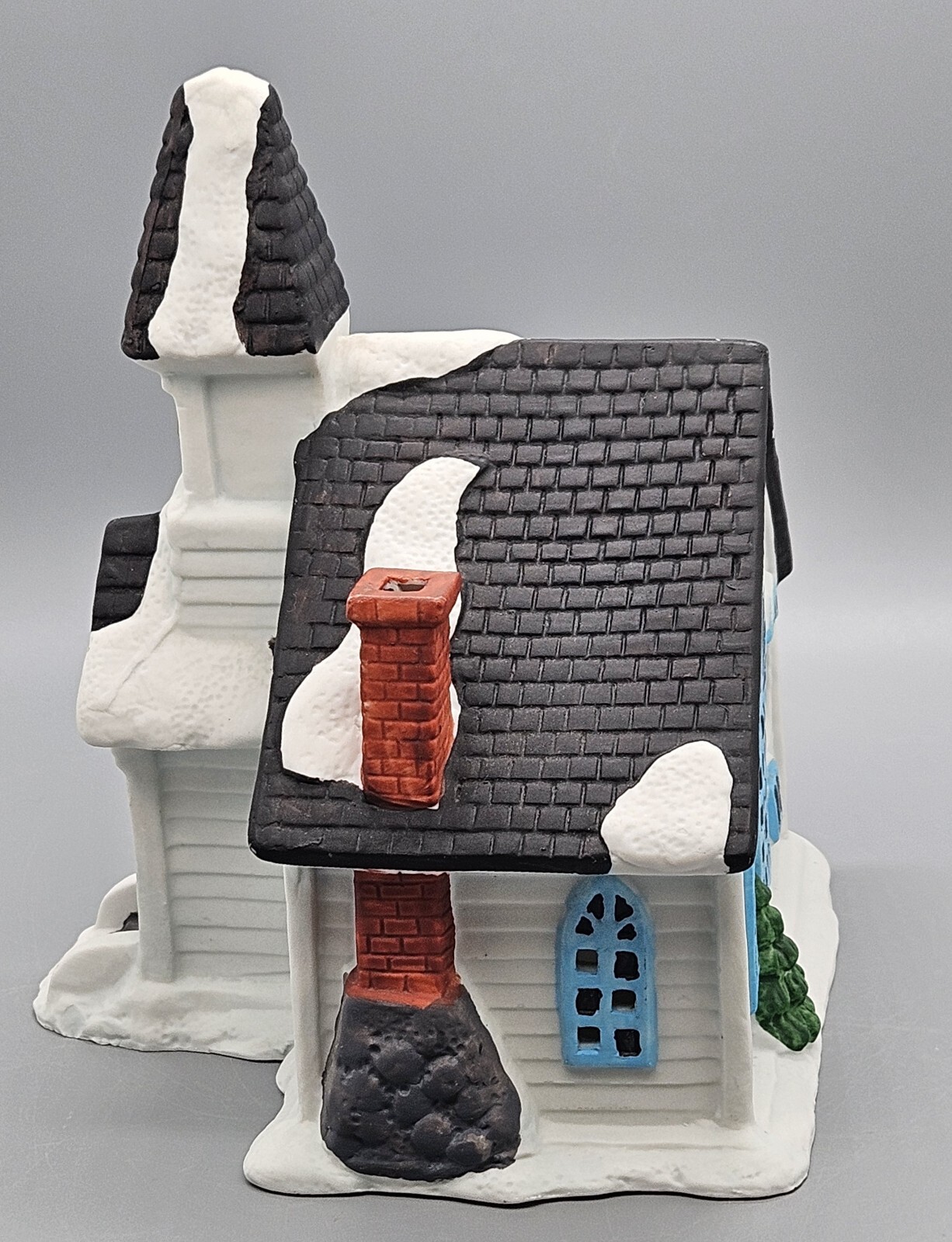 Rex And Lee White And Black Ceramic Church. 6 3/4″ Tall. Perfect!