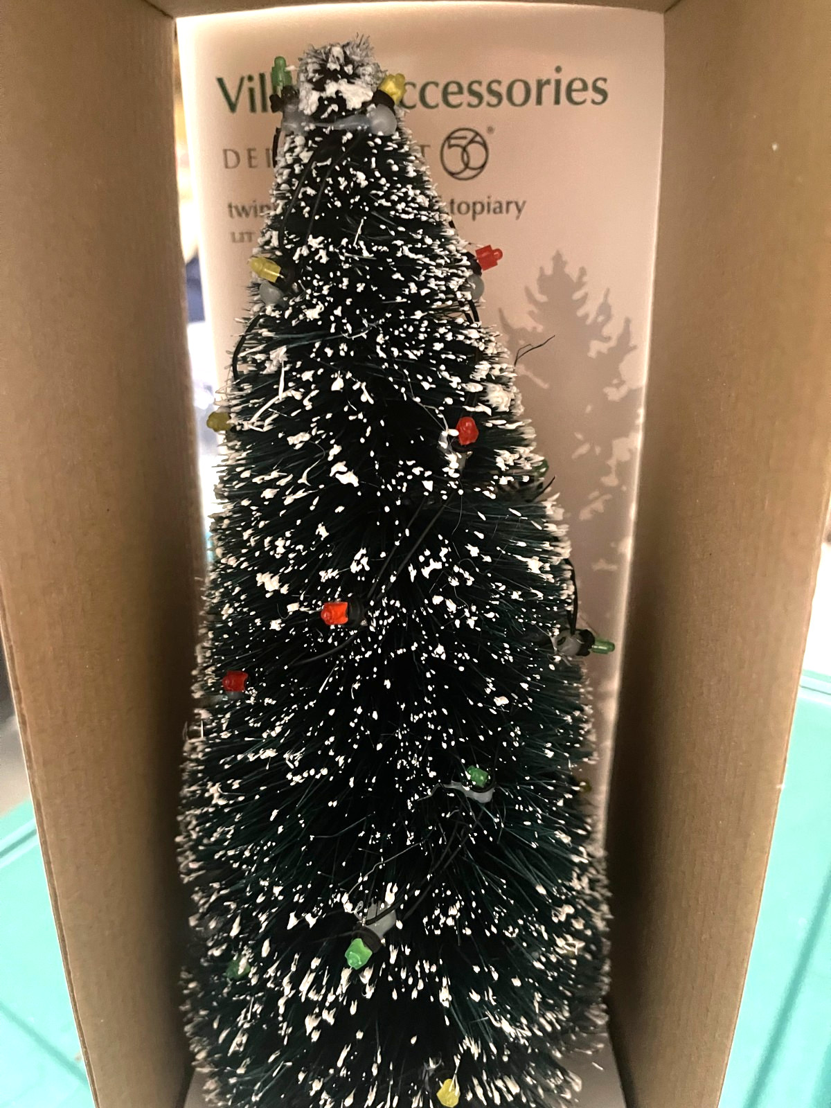 DEPT 56 VILLAGE ACCESSORIES TWINKLE BRITE FROSTED TOPIARY 810837 LIGHTS UP NEW