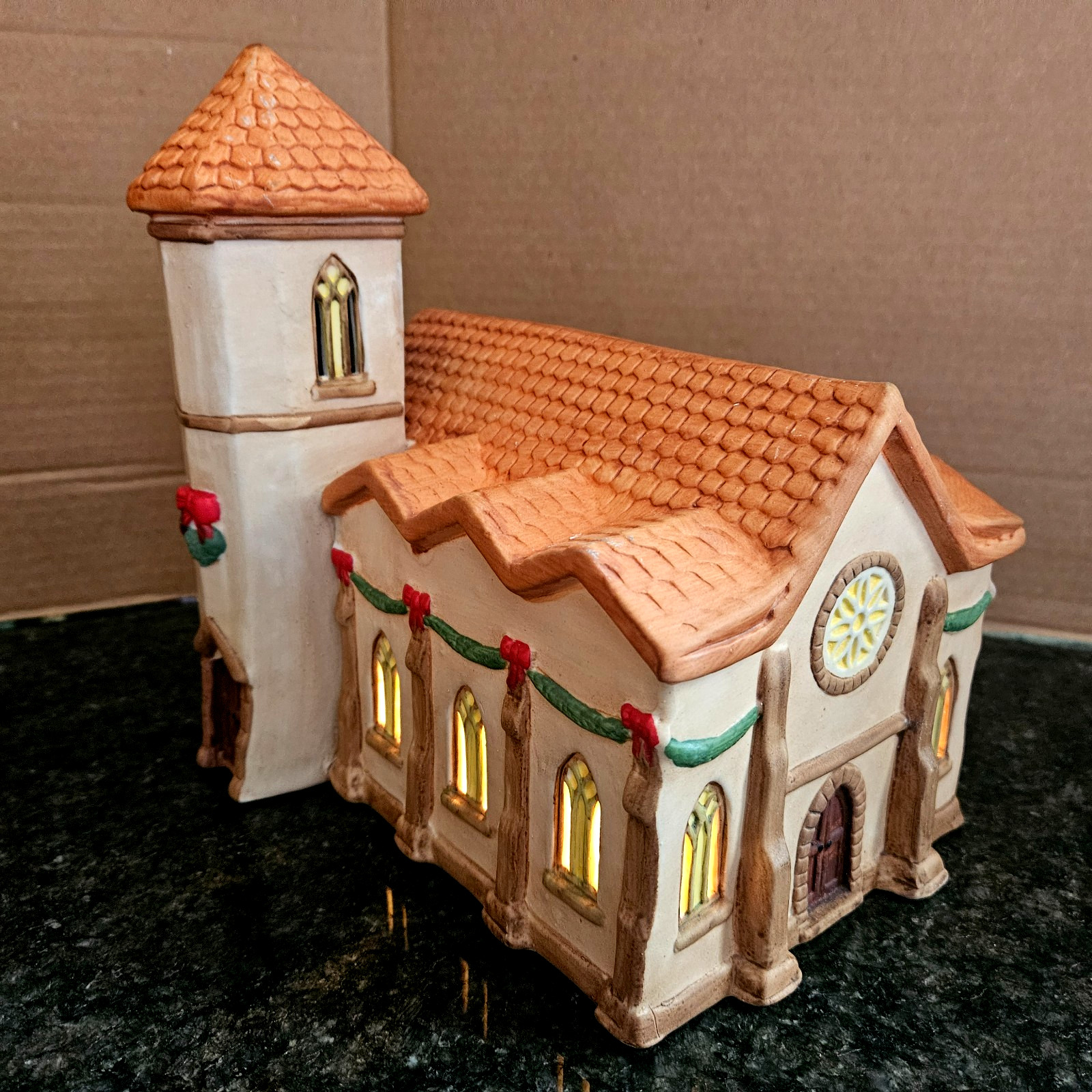 Vintage Dickens 1991 Porcelain Collectable Church w/Power Cord/Excellent Cond.