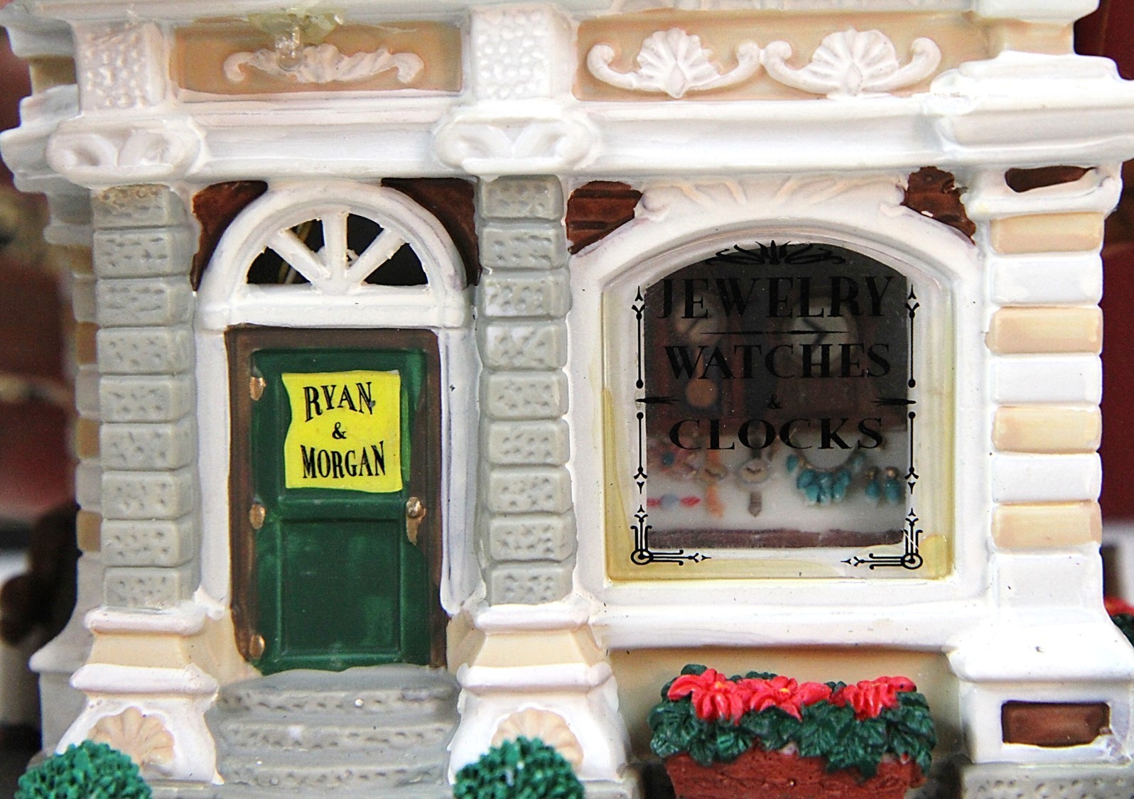LEMAX RYAN & MORGAN JEWELRY & CLOCKS CADDINGTON VILLAGE CHRISTMAS – LED Lighted