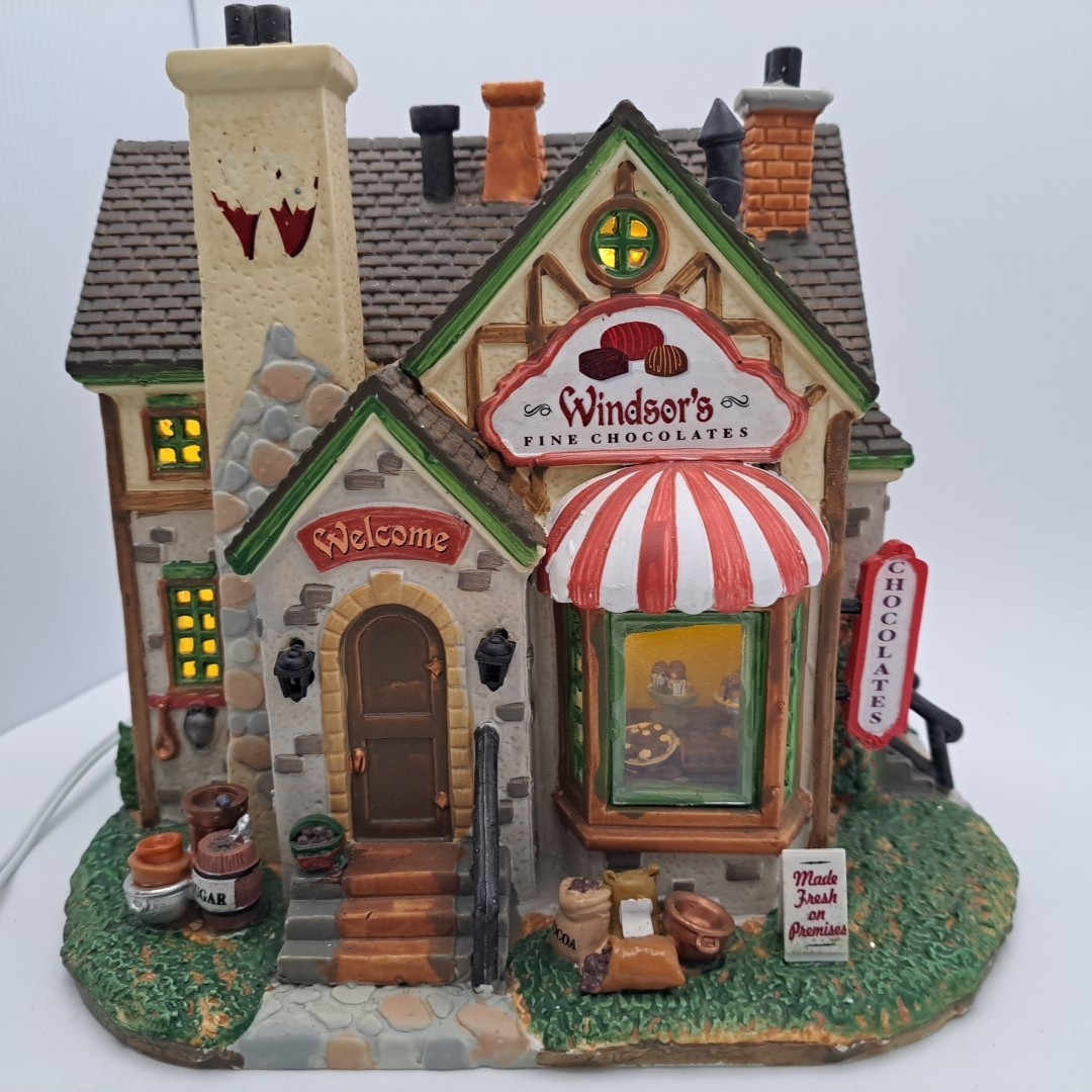 Retired Lemax Windsor’s Fine Chocolate Shop #35595 Lighted Candy Christmas Vill