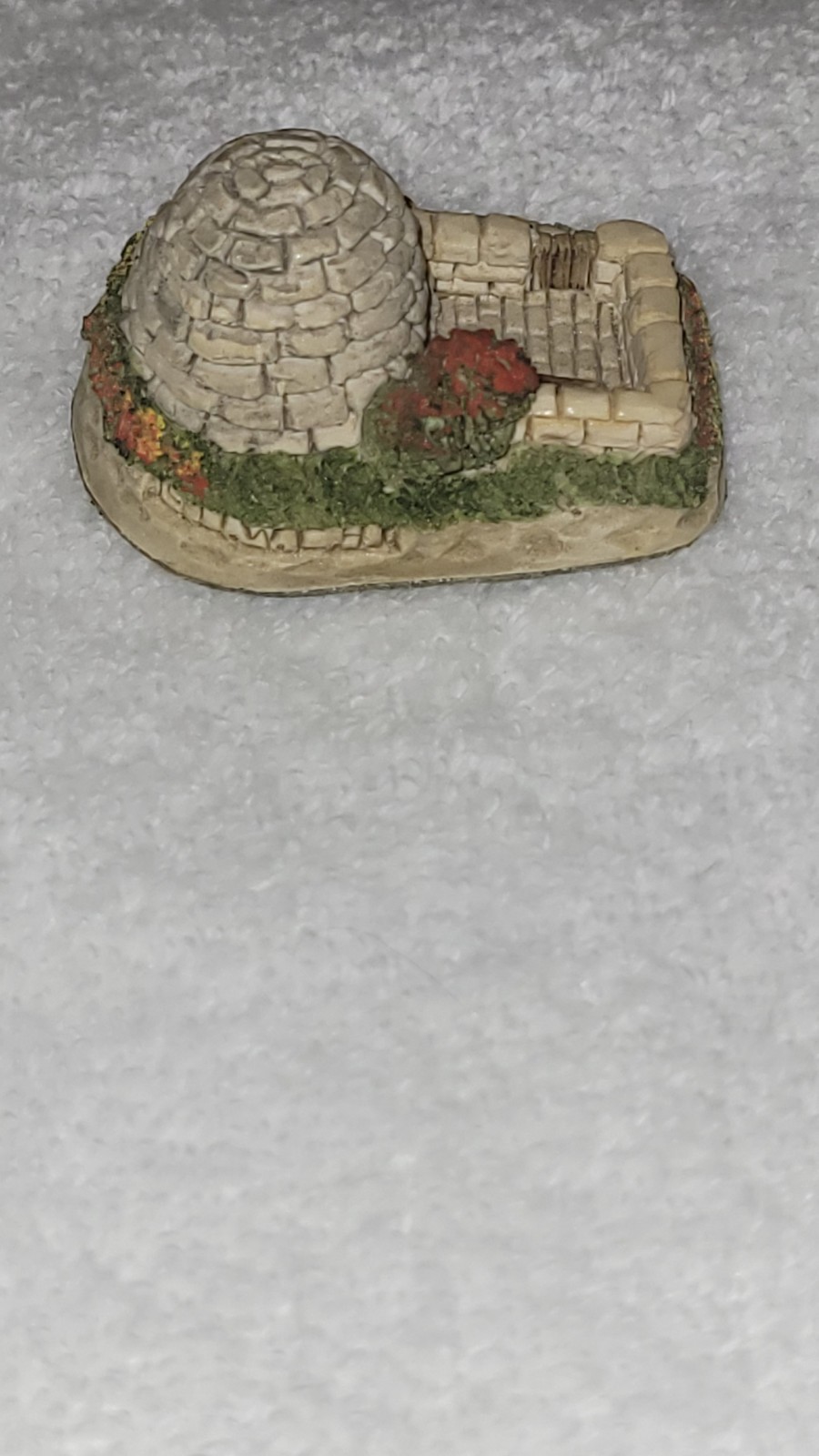 David Winter Miniature Welsh Pig Pen