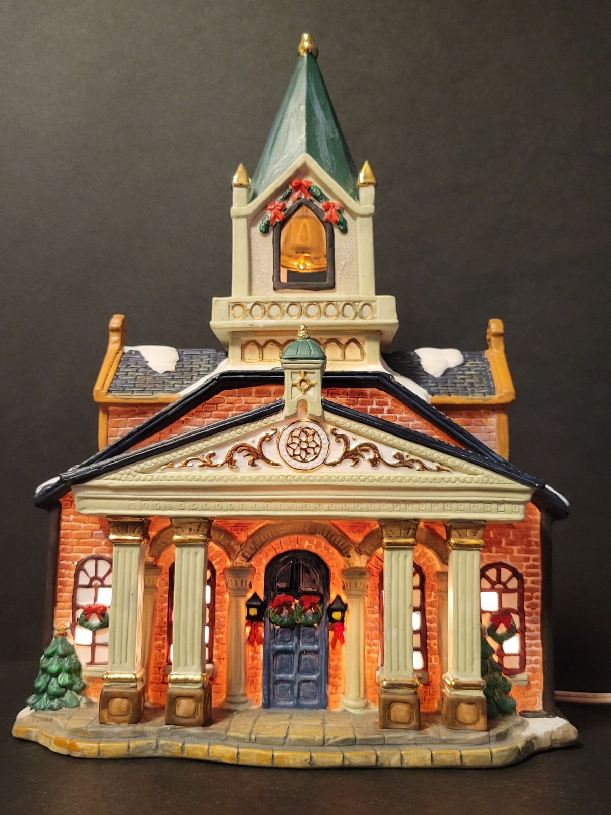 Beautiful Kirkland Galleria Christmas Village Church BUILDING ONLY