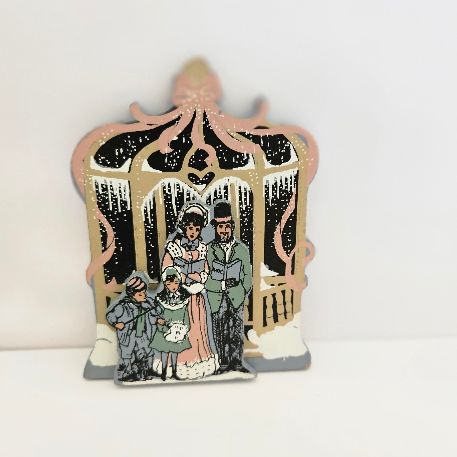 Vtg Shelia House Limited Edition CAROLER GAZEEBO Dickens Village Wooden 1990s