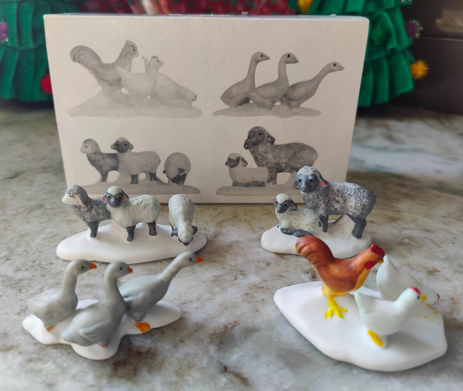 WHIMSICAL!!! Department 56 Farm Animals Set of 4 Heritage Village #5945-5