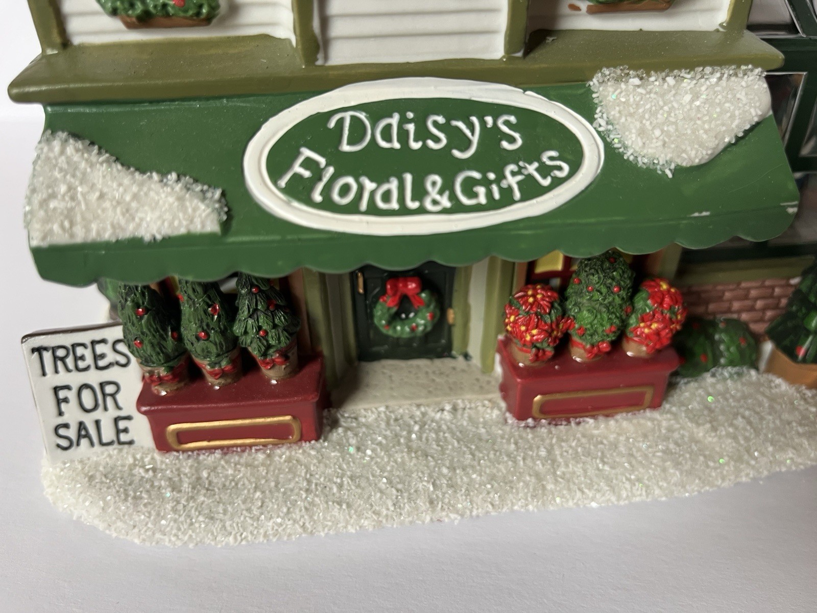St Nicholas Square Village Collection Daisys Florals And Gifts Lighted Retired