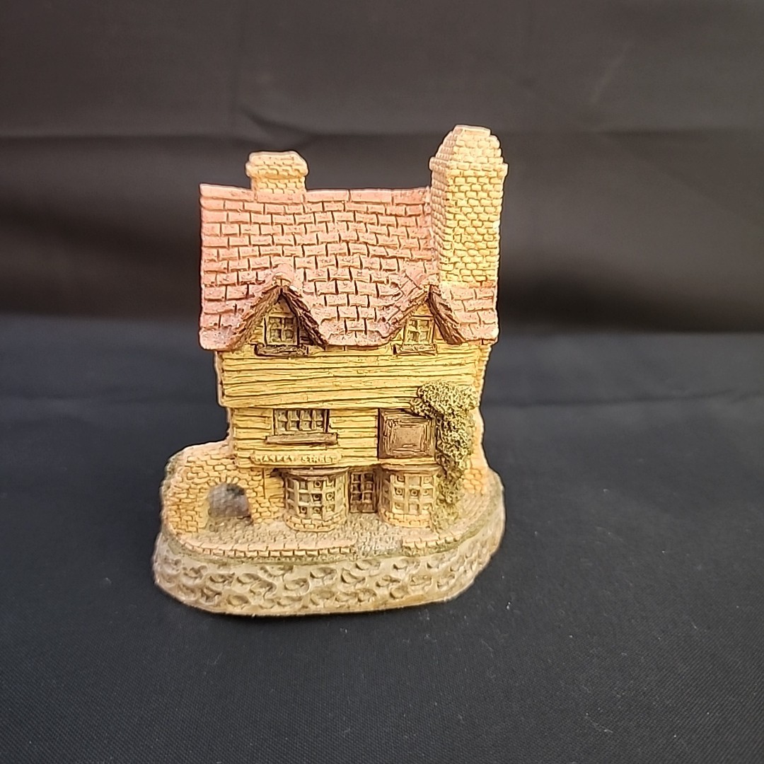 DAVID WINTER COTTAGES WINE MERCHANT 1980 HANDMADE & HAND PAINTED VINTAGE