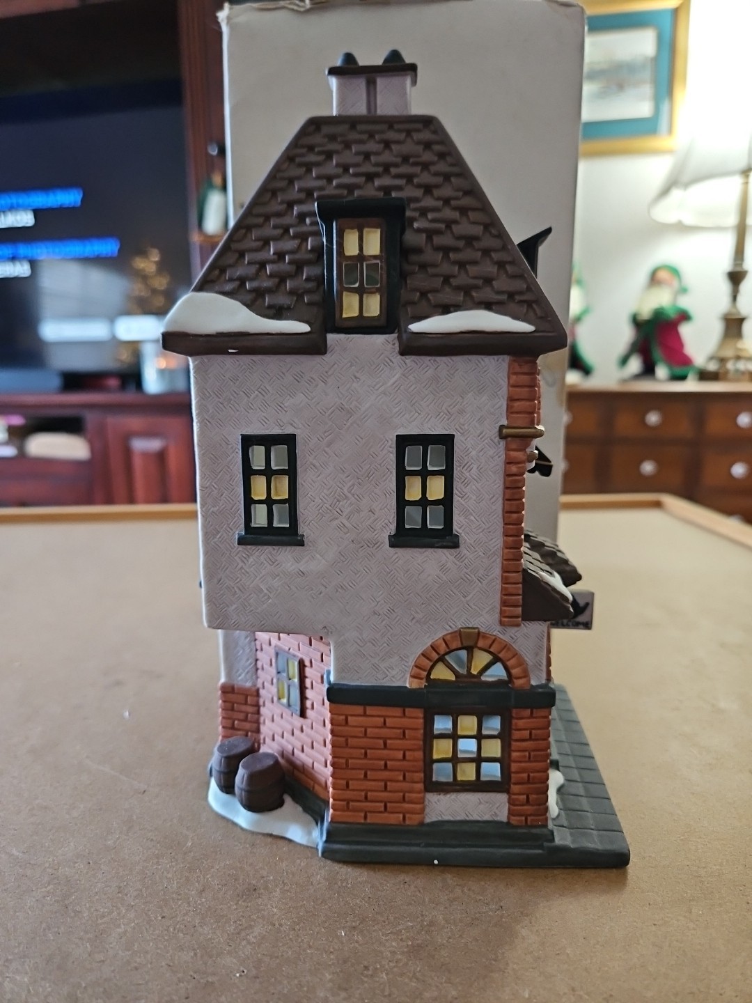Dept 56 Heritage Village Christmas in The City Series “Potters Tea Seller” 58807