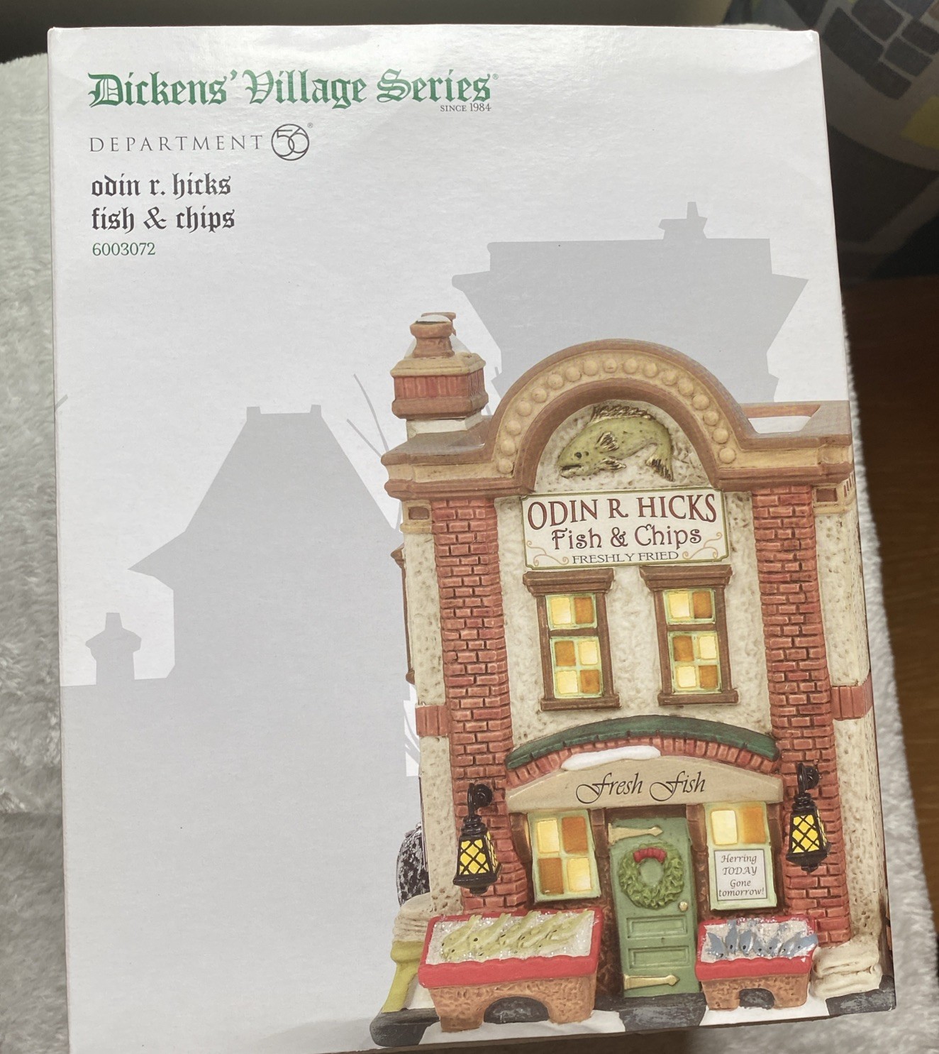 DEPT 56 ODIN R HICKS FISH & CHIPS 6003072 DICKENS VILLAGE CHRISTMAS SERIES
