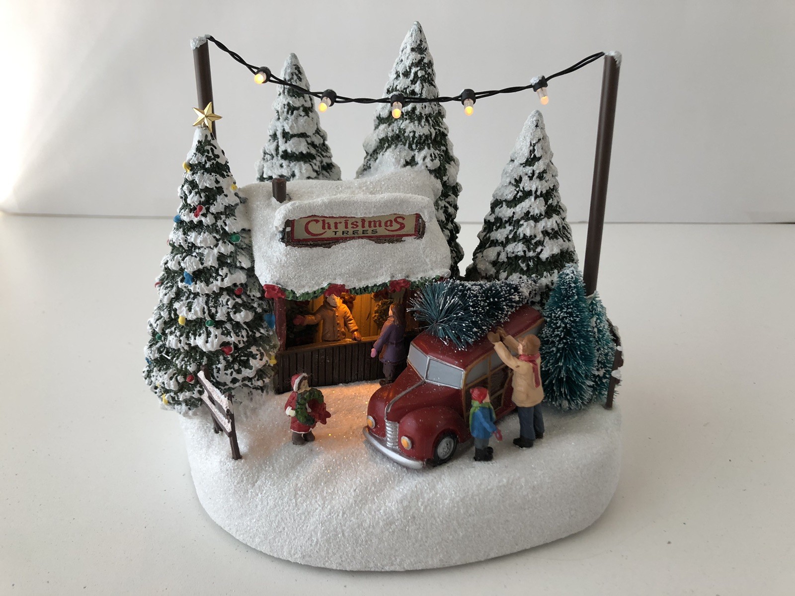 Thomas Kinkade Teleflora Illuminated Christmas Village Family Tree Resin Display