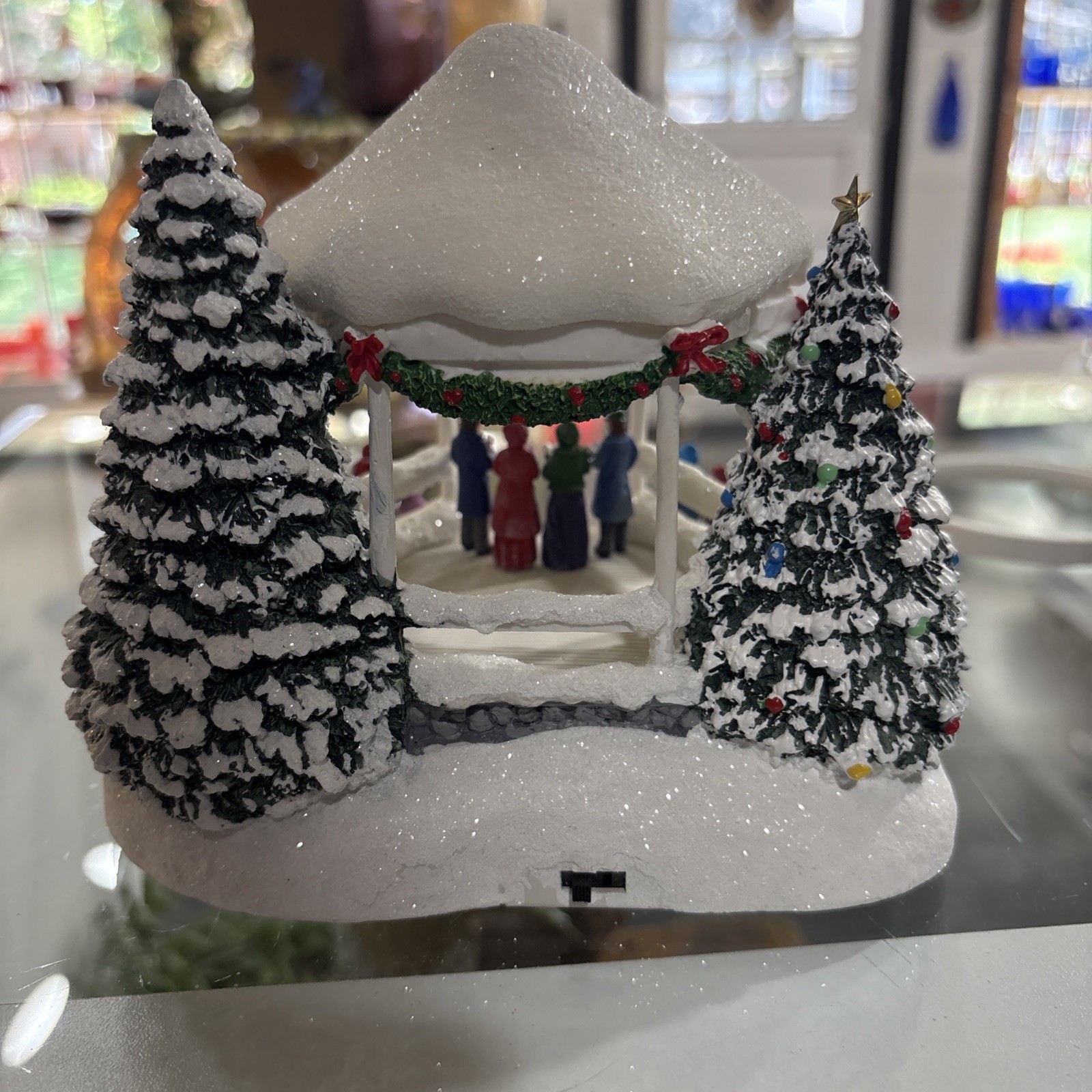 Thomas Kinkade Teleflora 2023 Sweet Sounds Of Christmas Lighted Carolers Gazebo