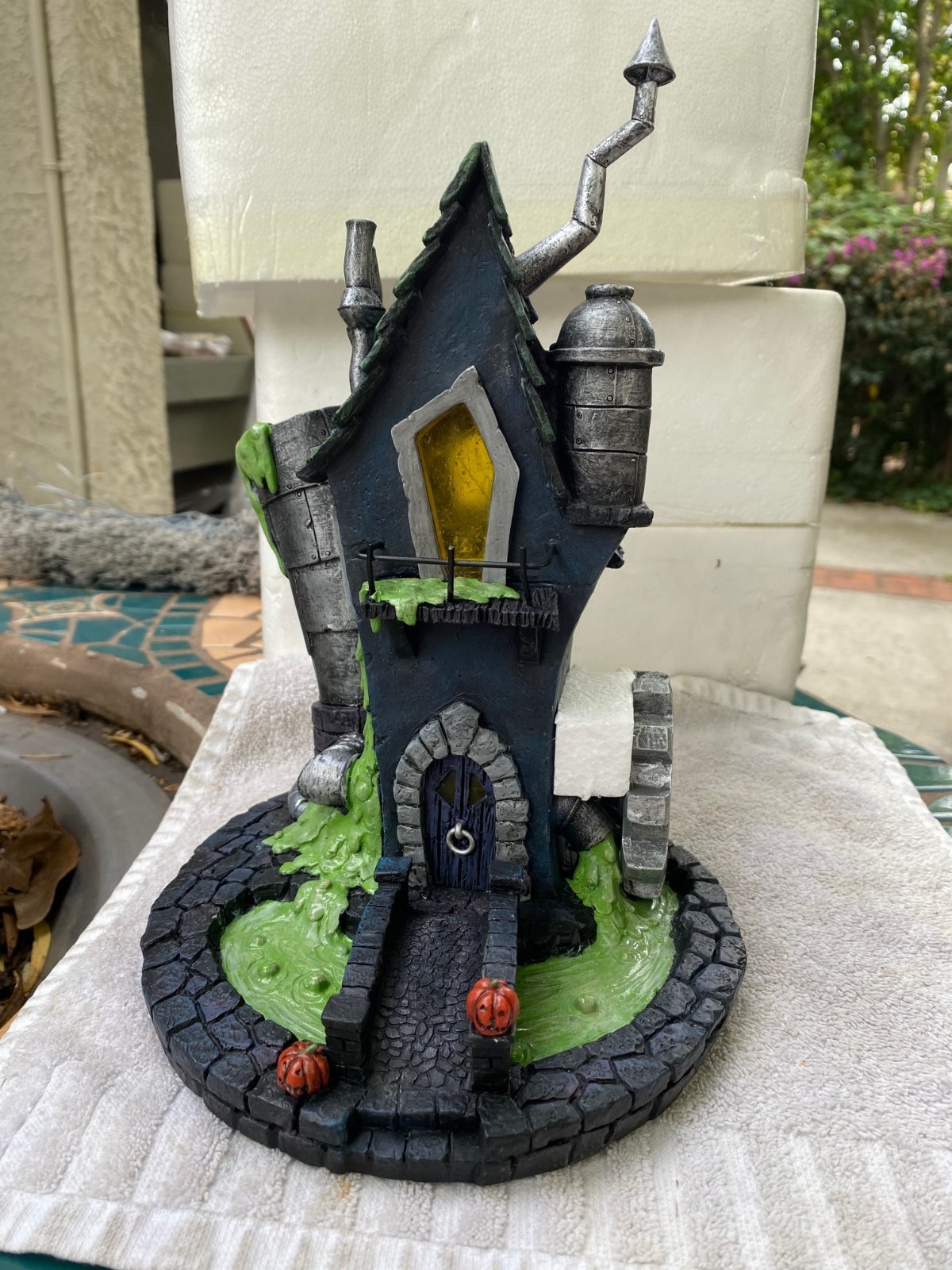 Hawthorne Village Nightmare Before Christmas – Slime Factory