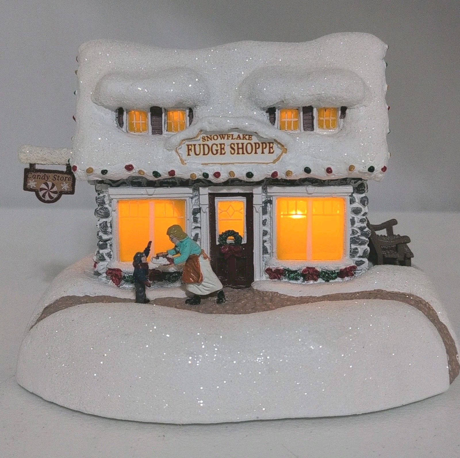 2022 Thomas Kinkade Snowflake Fudge Sweet Shoppe Lighted Display Collectible