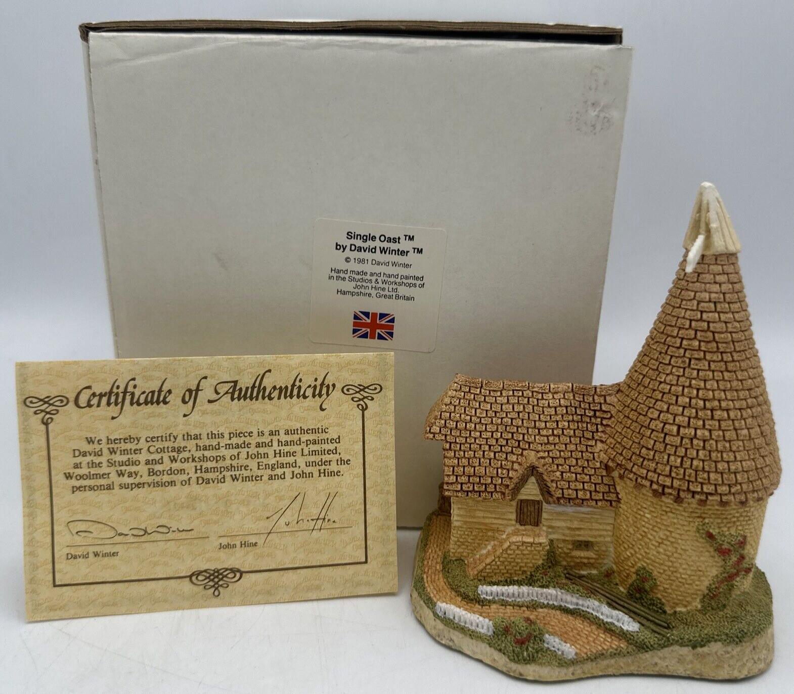 David Winter Cottages Single Oast Miniature Collectible Guild COA Vintage 1981