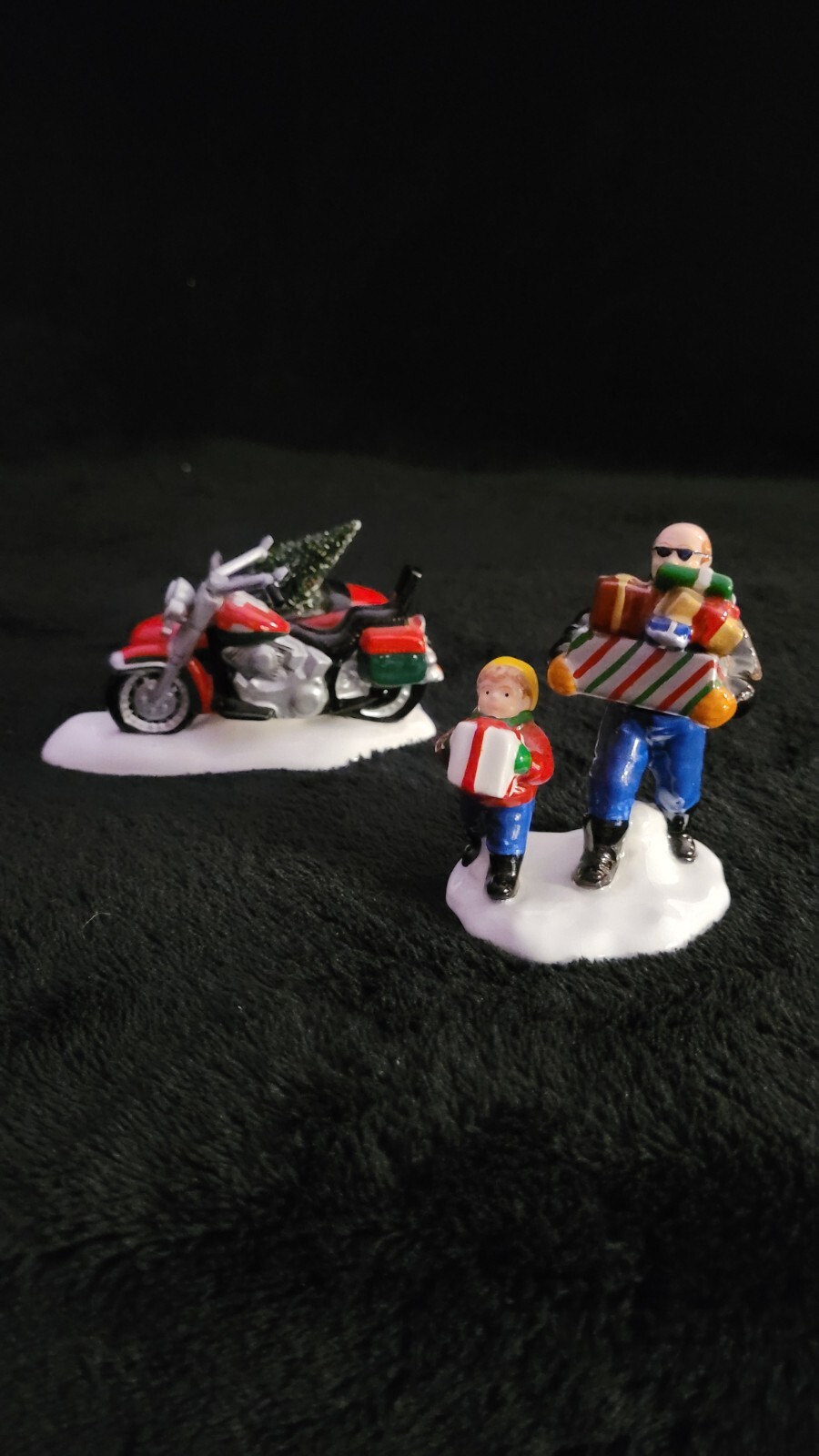 Dept 56 Snow Village Accessory – A HARLEY-DAVIDSON HOLIDAY #54898 – SET OF 2