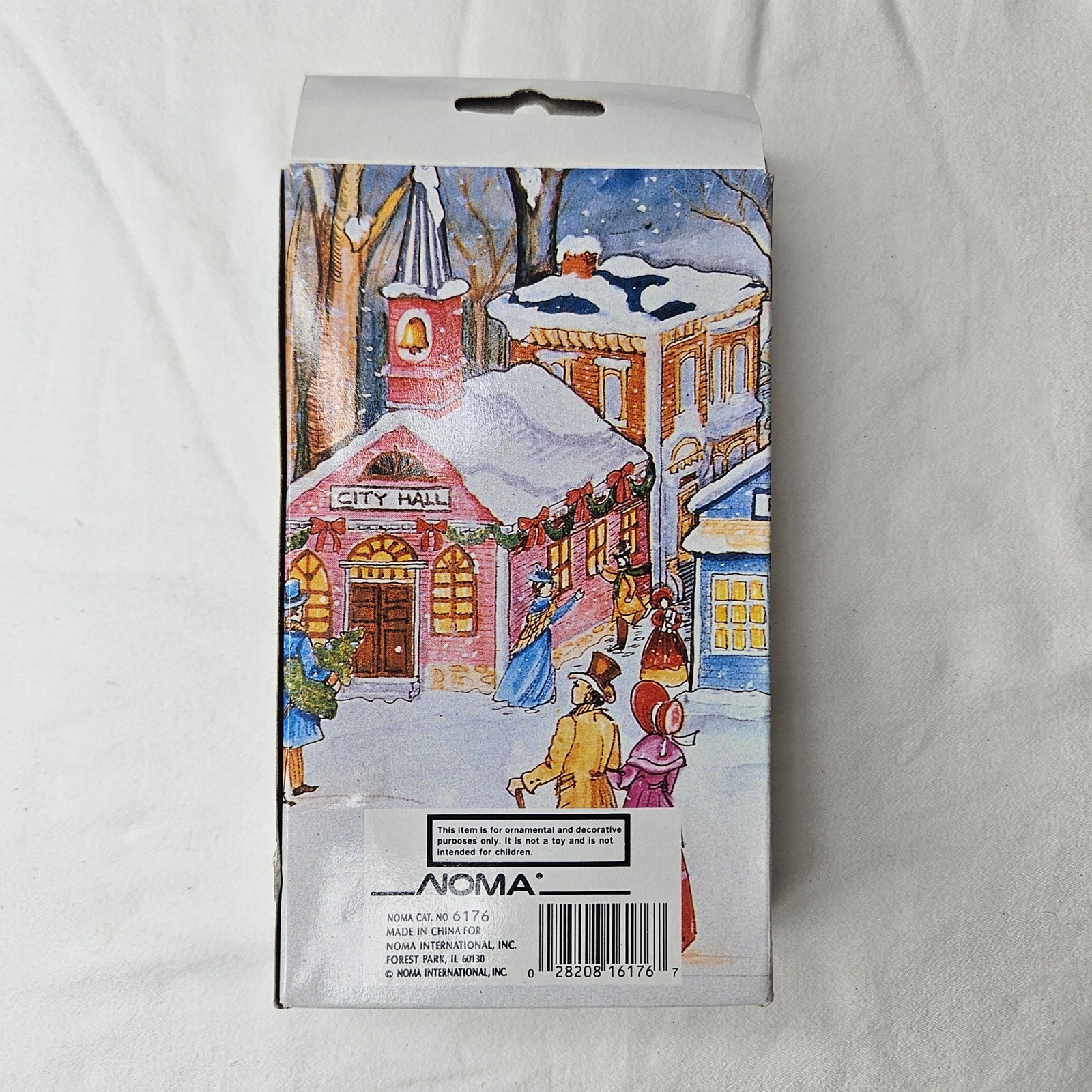 Dickensville Collectables NOMA 6176 Photographer Figurine Christmas Village NEW
