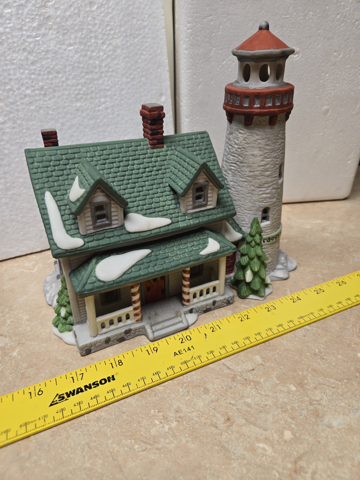 Dept. 56 New England Village Series “Craggy Cove Lighthouse” Excellent Boxed