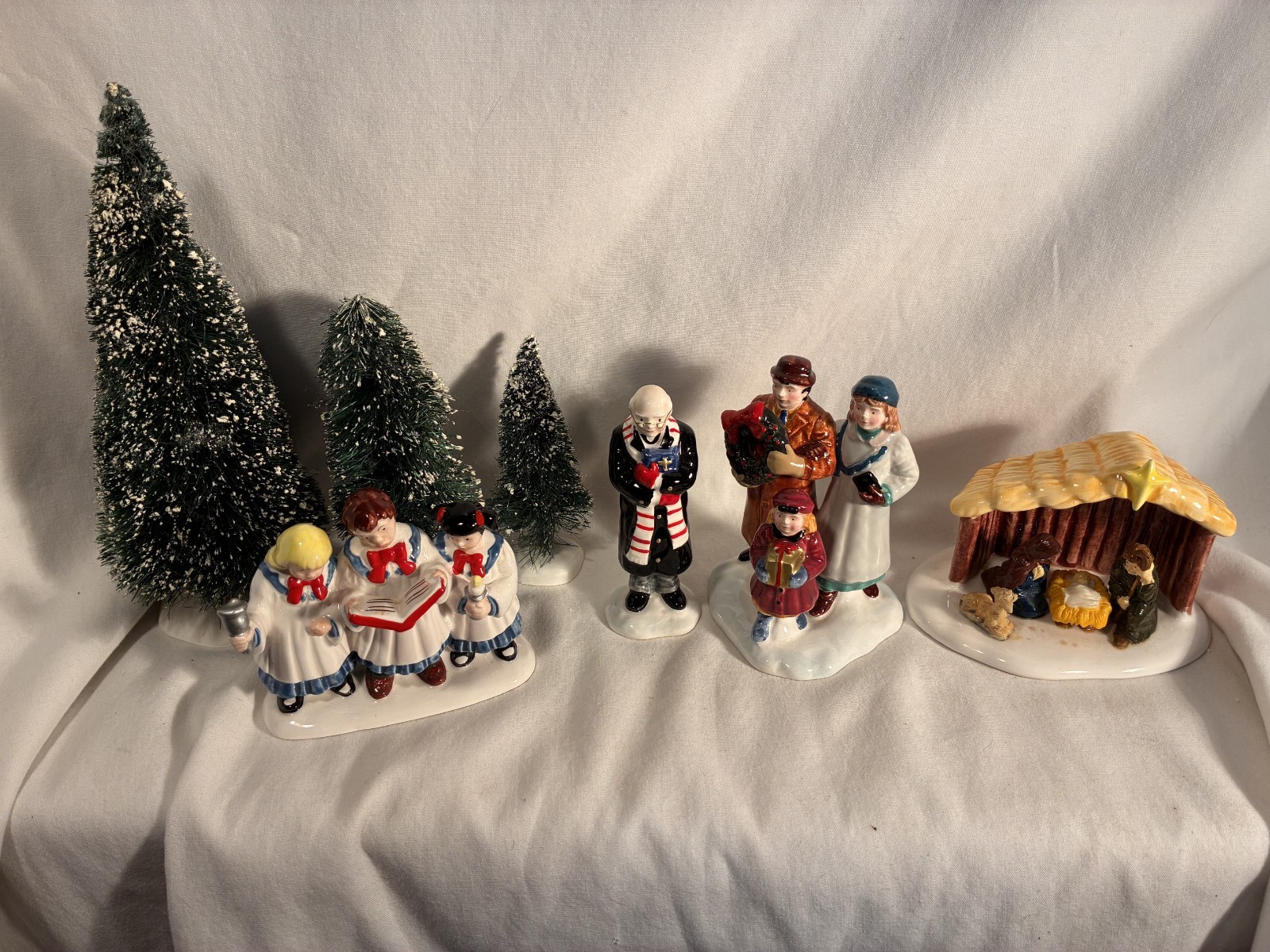 Dept 56 Church Accessories Lot of 3 Going To The Chapel Nativity Scene + 1 more