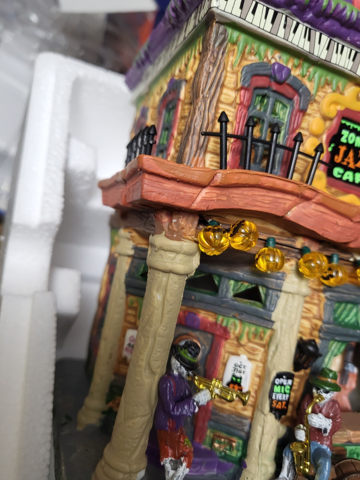 LEMAX -ZOMBIE JAZZ CAFE-SPOOKY TOWN HOLIDAY VILLAGE-LED Lighted