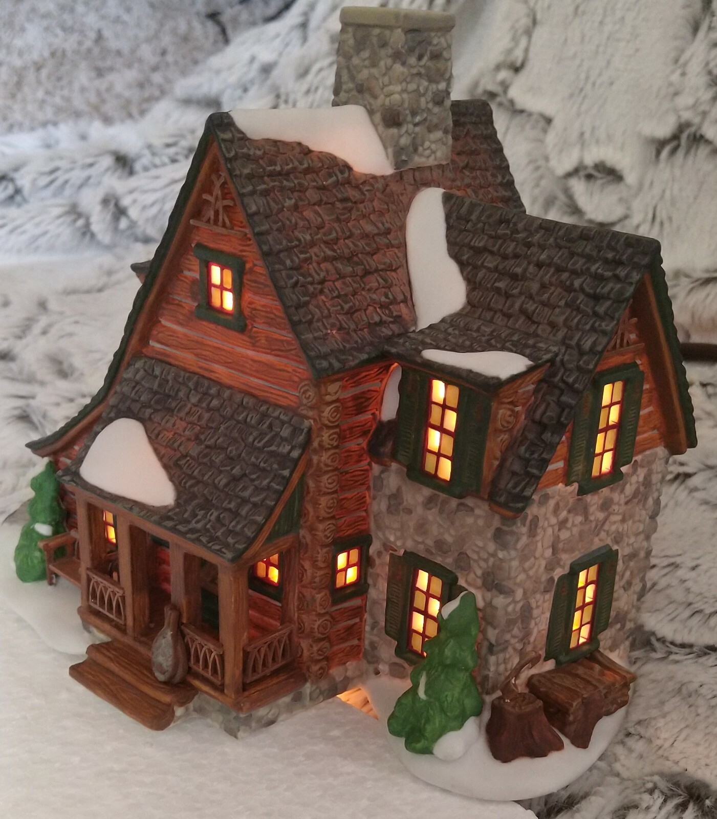Mountain View Cabin LE10K #56625 New England Department 56 – BUYER GUARANTEE