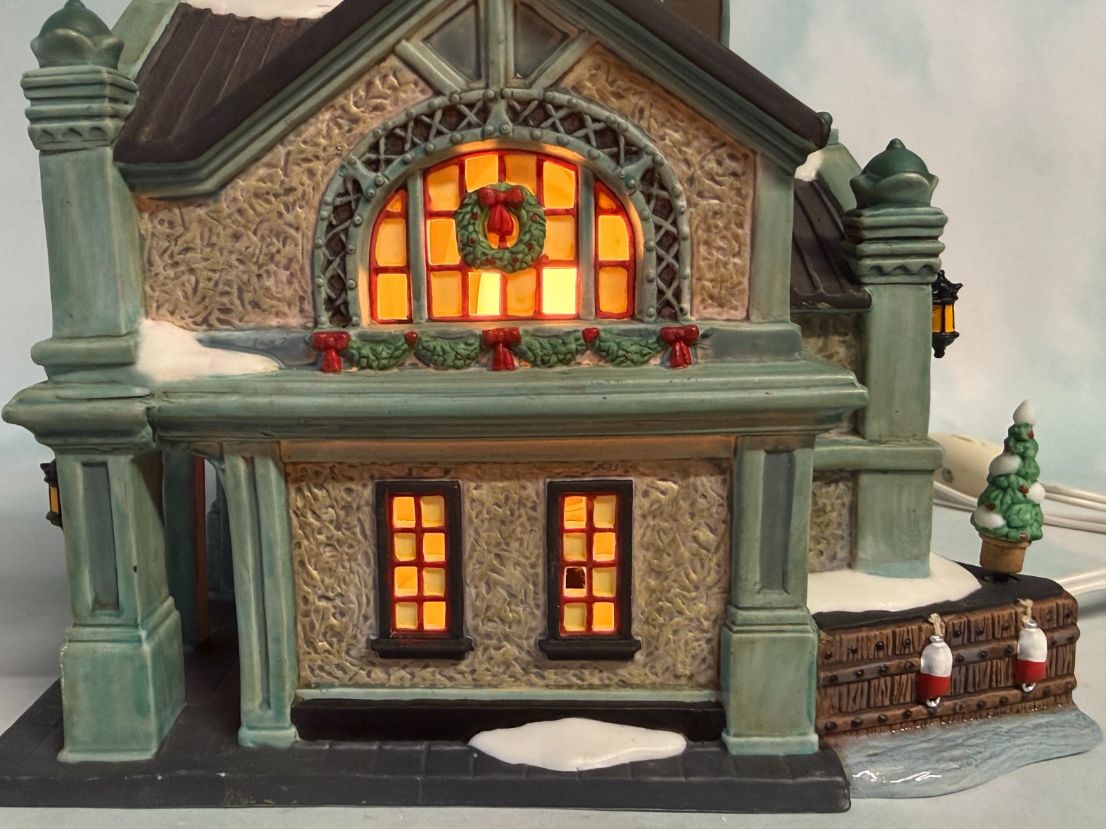 DEPT 56 CHRISTMAS IN CITY- EAST HARBOR FERRY TERMINAL 59254 COLLECTOR’S EDITION