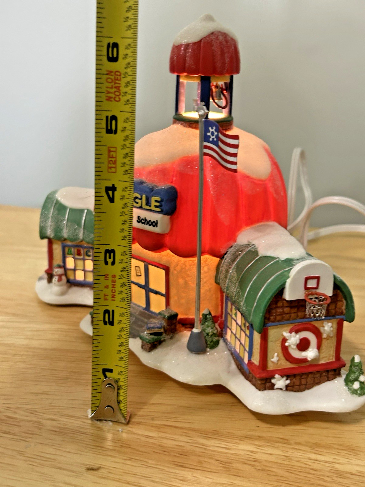Department 56 North Pole Series Kringle Elementary School Village 2002