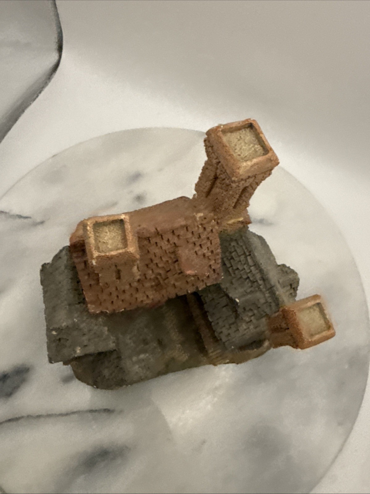 David Winter Cottages “Hertford Court” 1983 miniature sculpture