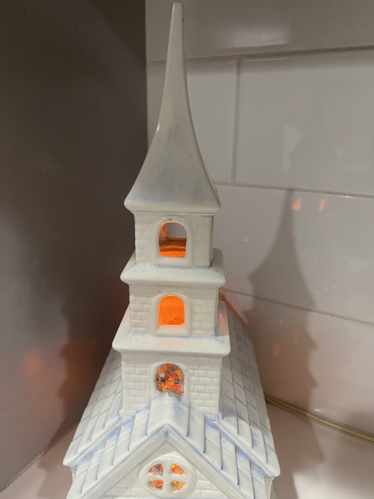 Vintage BYRON MOLDS MCM CERAMIC LIGHTED CHRISTMAS CHURCH PEBBLE WINDOWS 1979