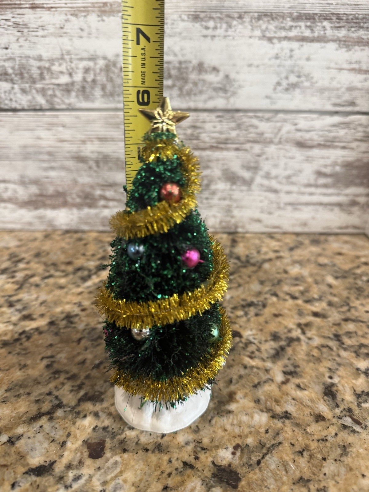 Lemax Carole Towne MEDIUM SPARKLING GREEN CHRISTMAS TREE *Read