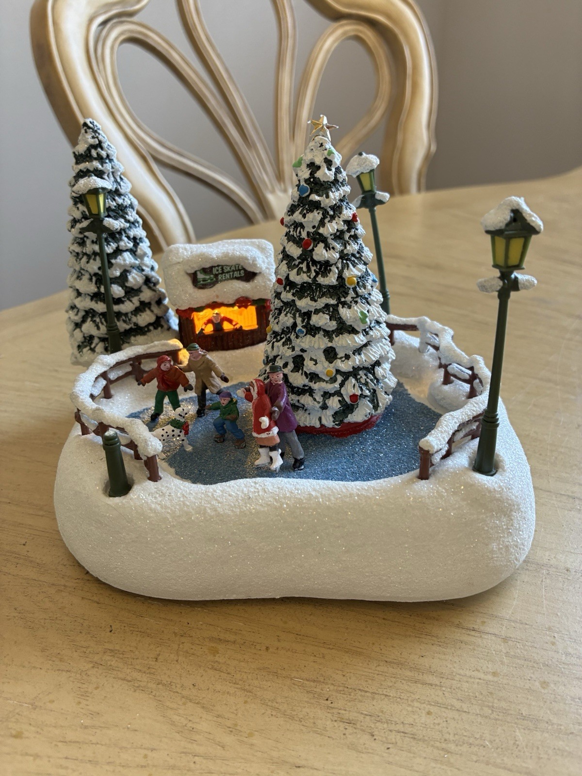 Thomas Kinkade Lighted Christmas Village Ice Skaters Winter Snow What Fun 2024