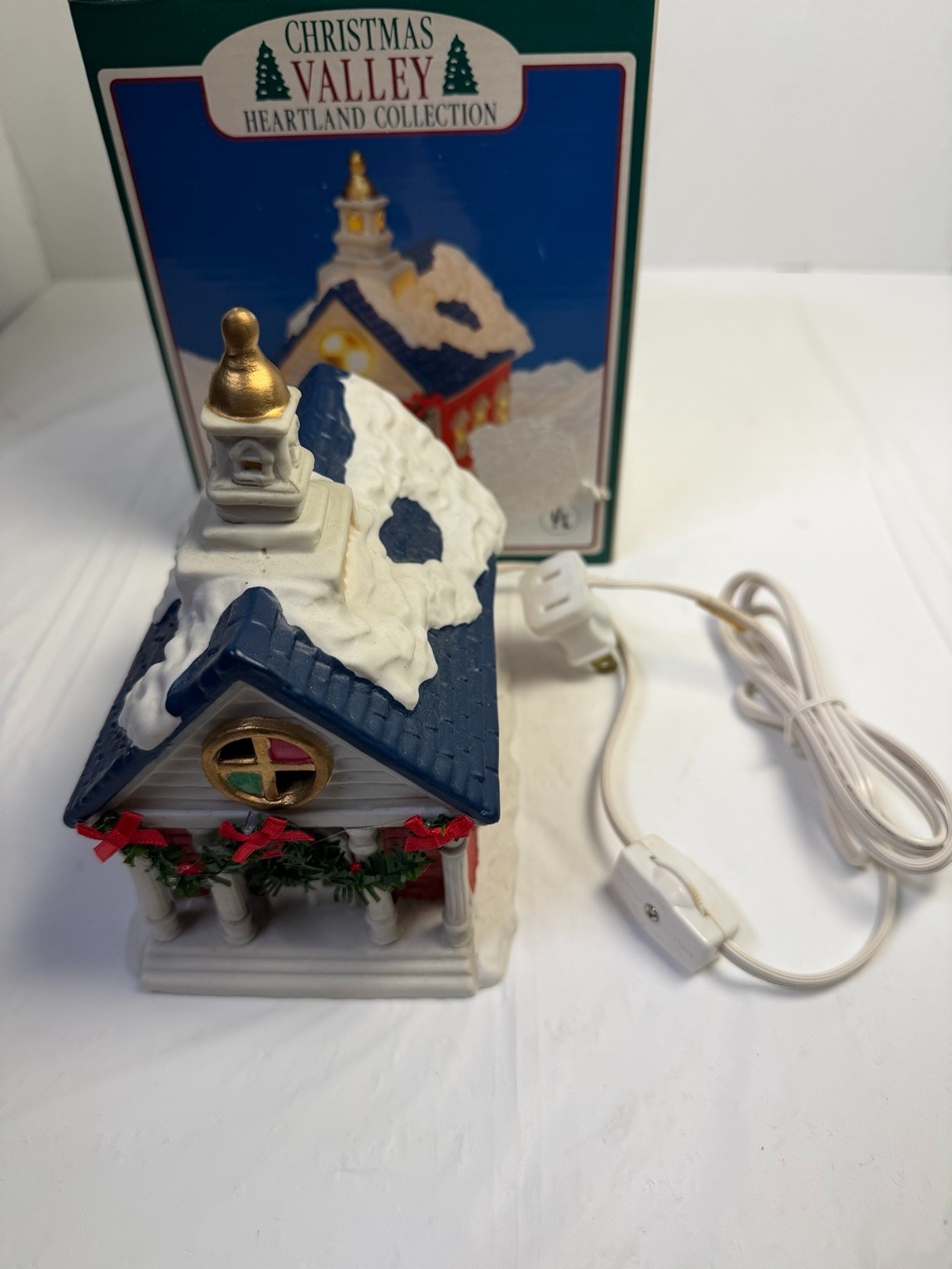 1992 Seasonal Specialties Christmas Valley Lighted Church w Box Works