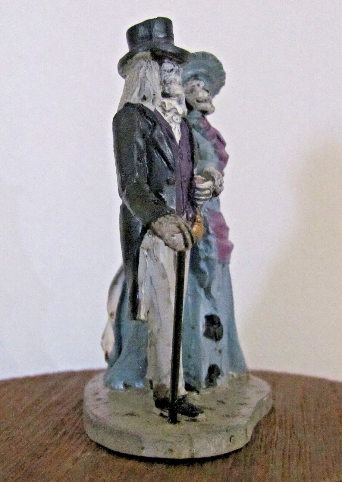 Lemax Spooky Town Figurine – Spectral Couple #02912
