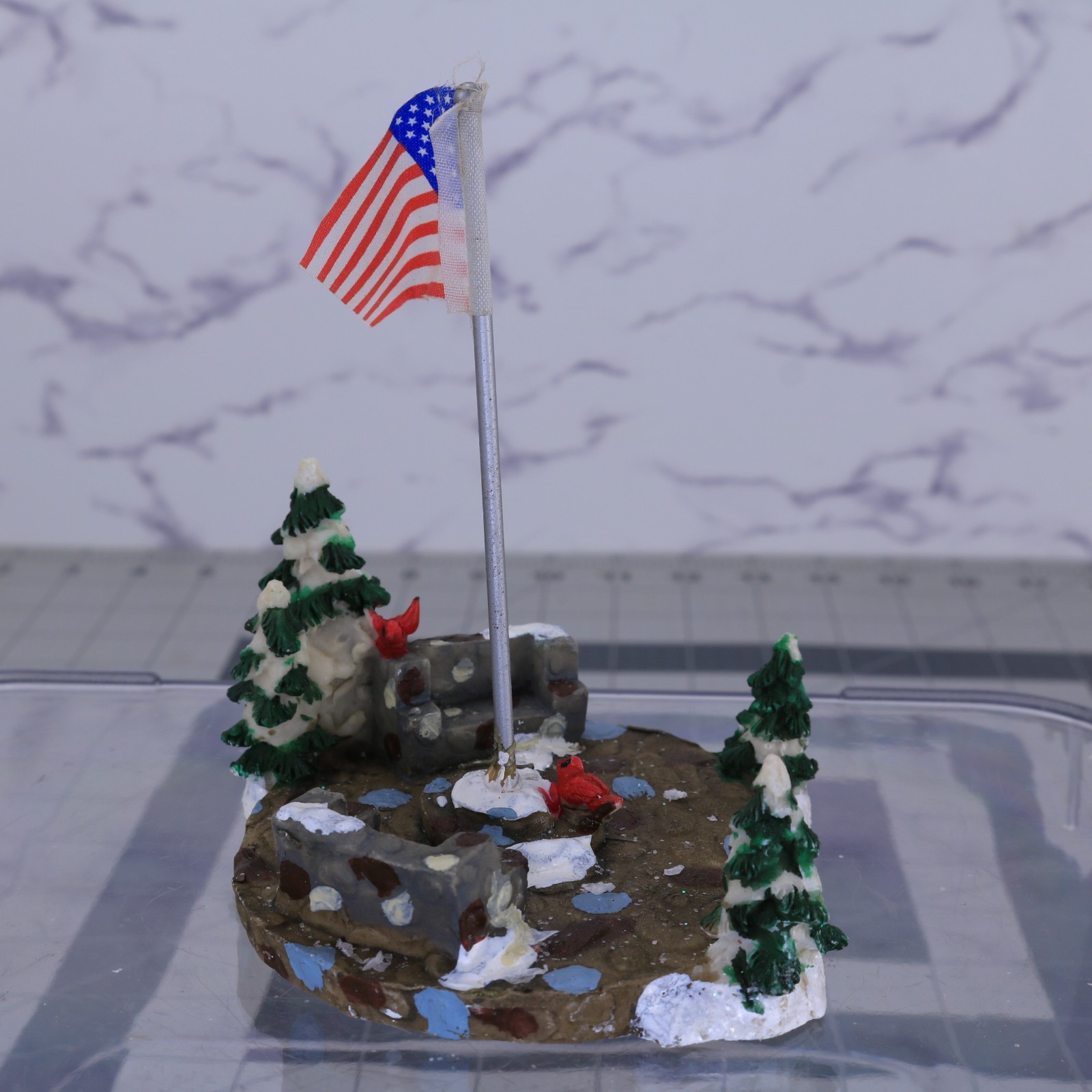 Cobblestone Corners American Flag Pole Park Scene Figurine w/ Trees Birds 2002