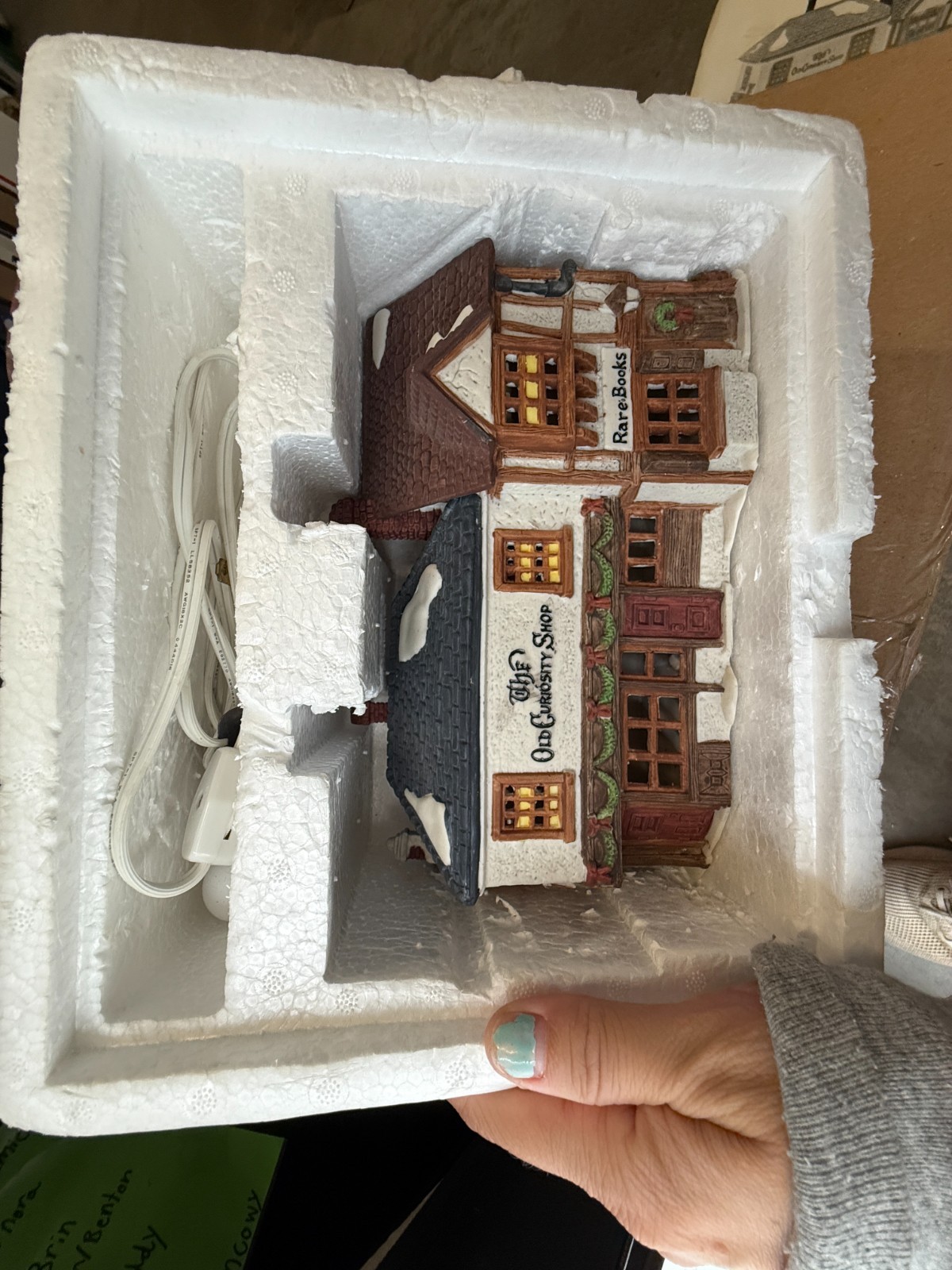 Department 56 Dickens Village Old Curiosity Shop Rare Books Building 5905-6