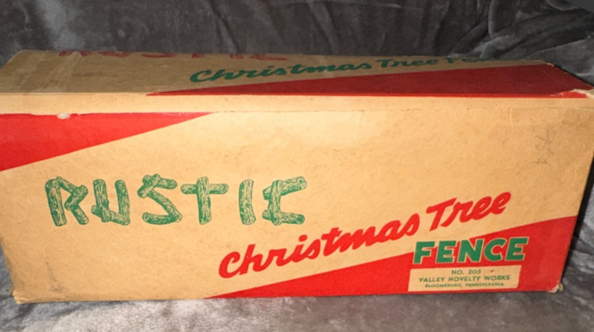 Vintage Rustic Green Wooden Christmas Tree Fence