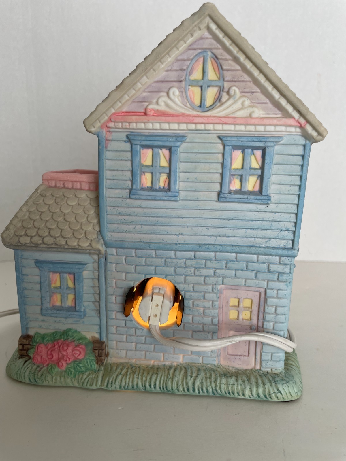 COTTONTAIL LANE EASTER/SPRINGTIME LIGHTED “CONFECTIONARY” EXCELLENT CONDITION