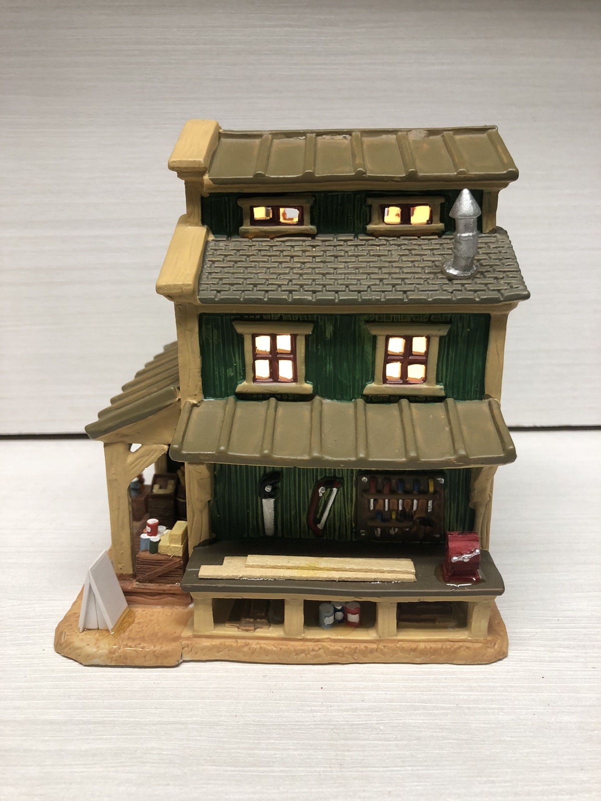 2005 LEMAX Harvest Crossing Lighted “MENARD CASHWAY LUMBER” #55325