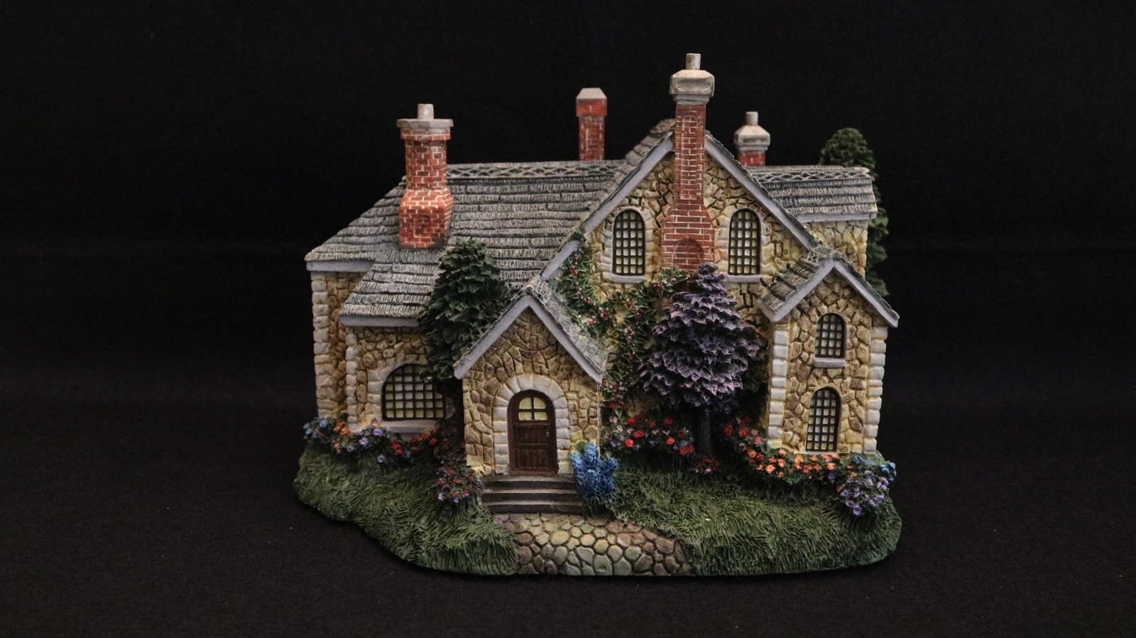 Thomas Kinkade Hawthorne Seaside Village “Spring Gate Manor” w COA & Light Kit