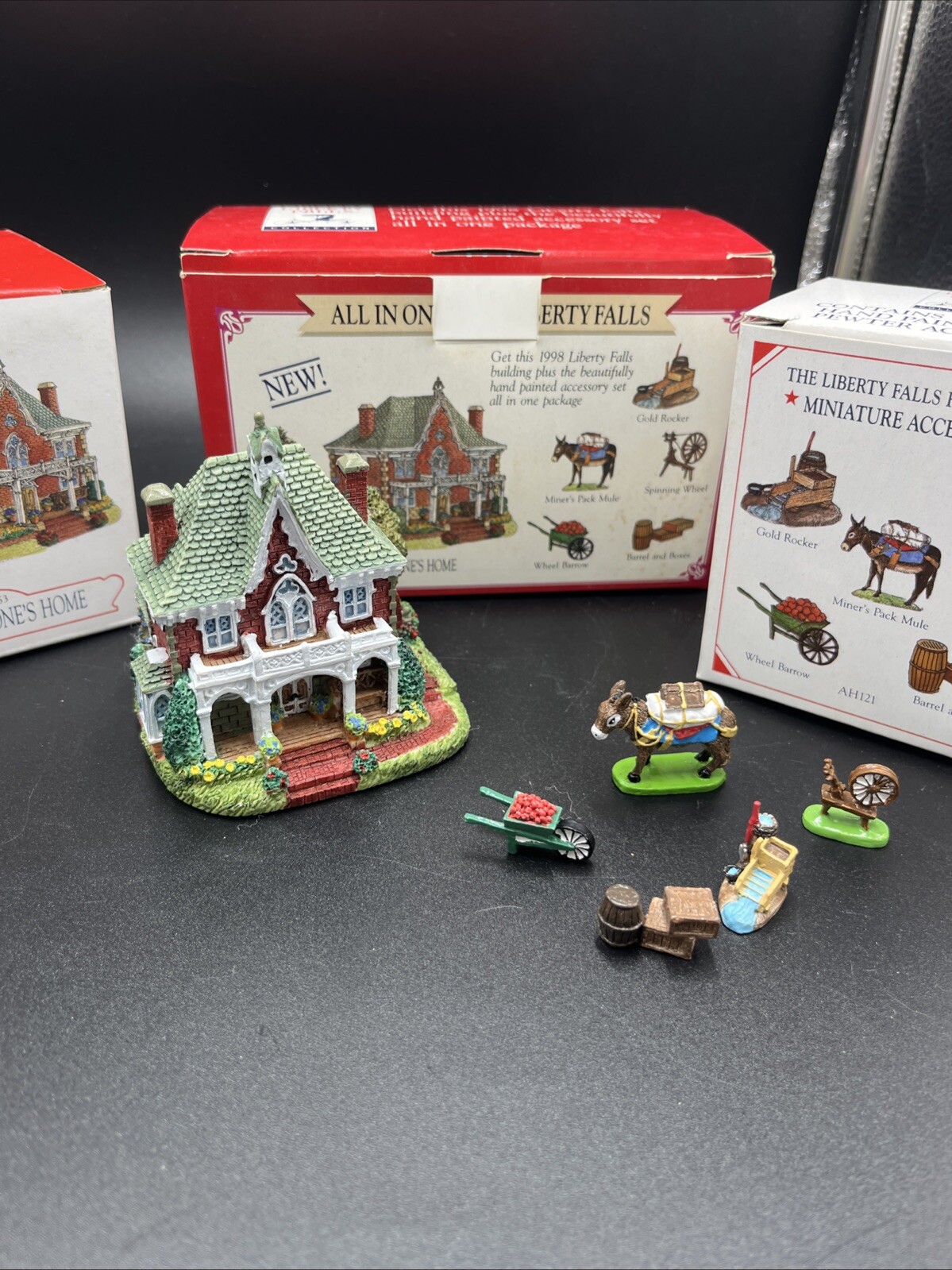 1998 Liberty Falls Americana Collection – The John T. Boone’s Home w/ Accesories