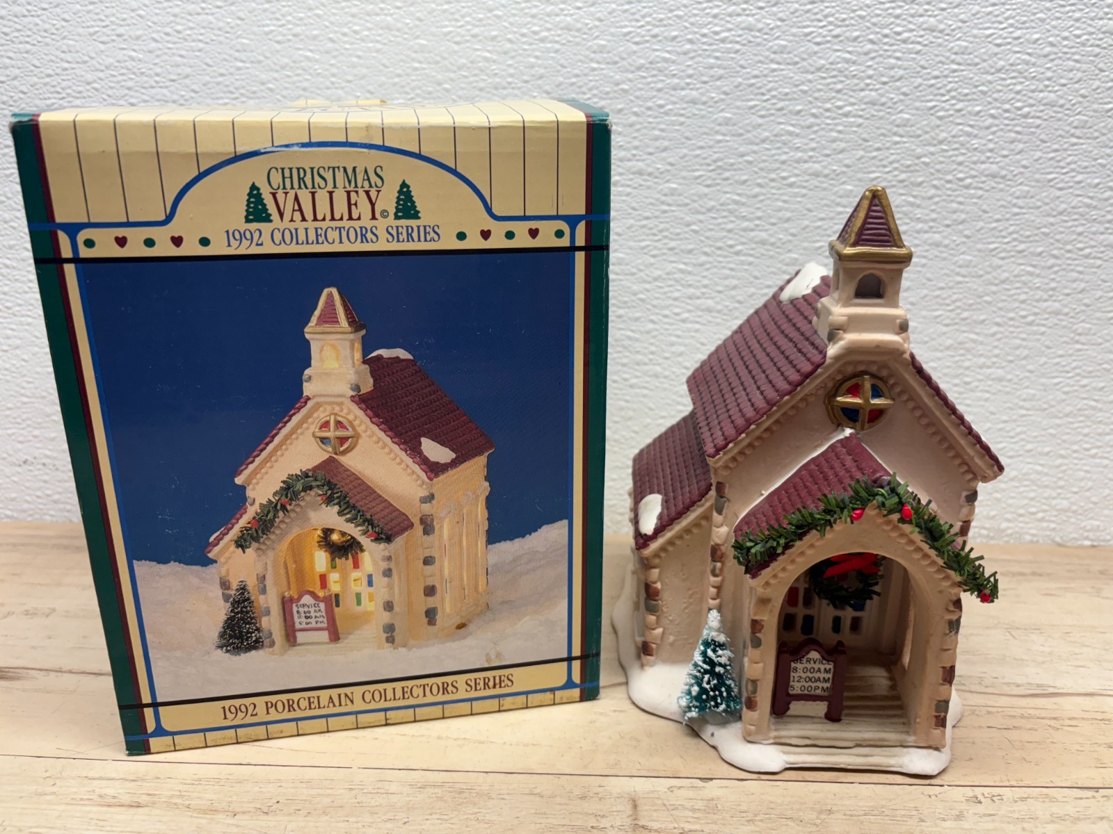 Vtg 1992 Christmas Valley Collectors Lighted Porcelain Church