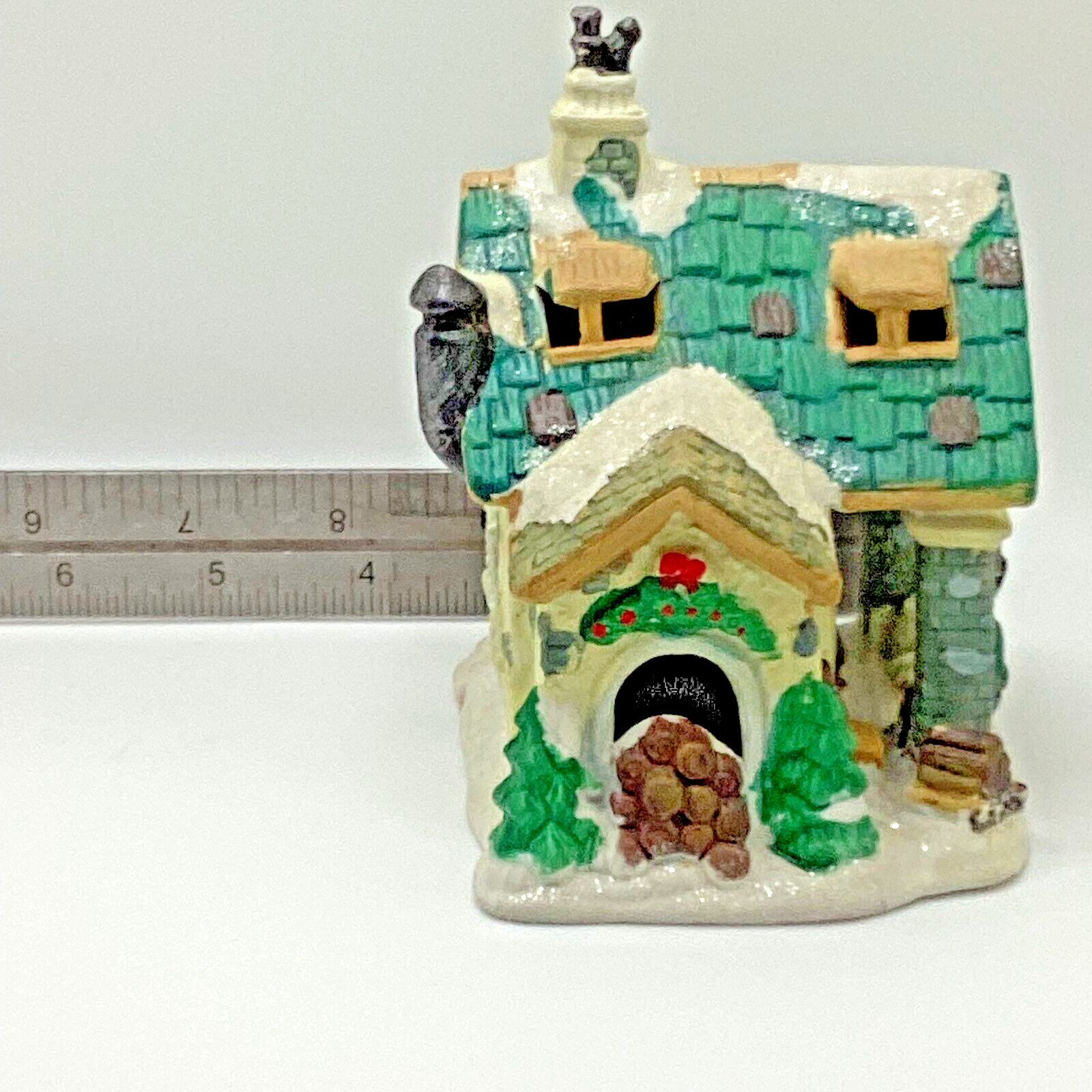 Cobblestone Corners Christmas Village Country Cabin 2003
