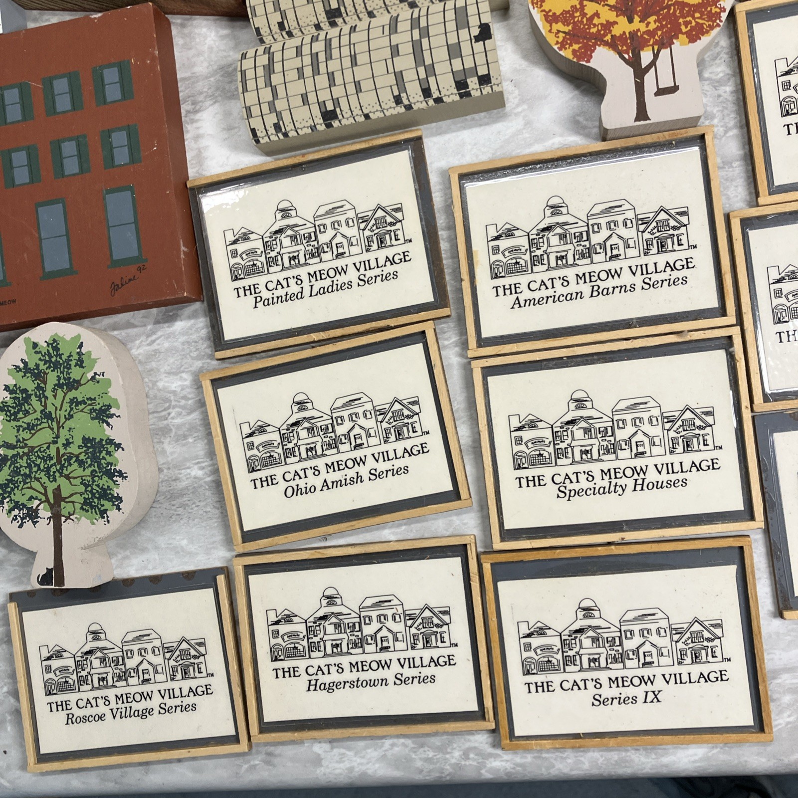 Lot of 90 Pcs The Cat’s Meow Village Collectibles Faline Wooden Houses 80 – 90’s
