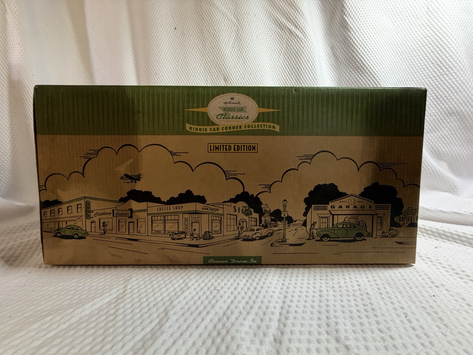 Hallmark Kiddie Car Corner Collection Limited Edition 1950s Tin Drive-In 1998