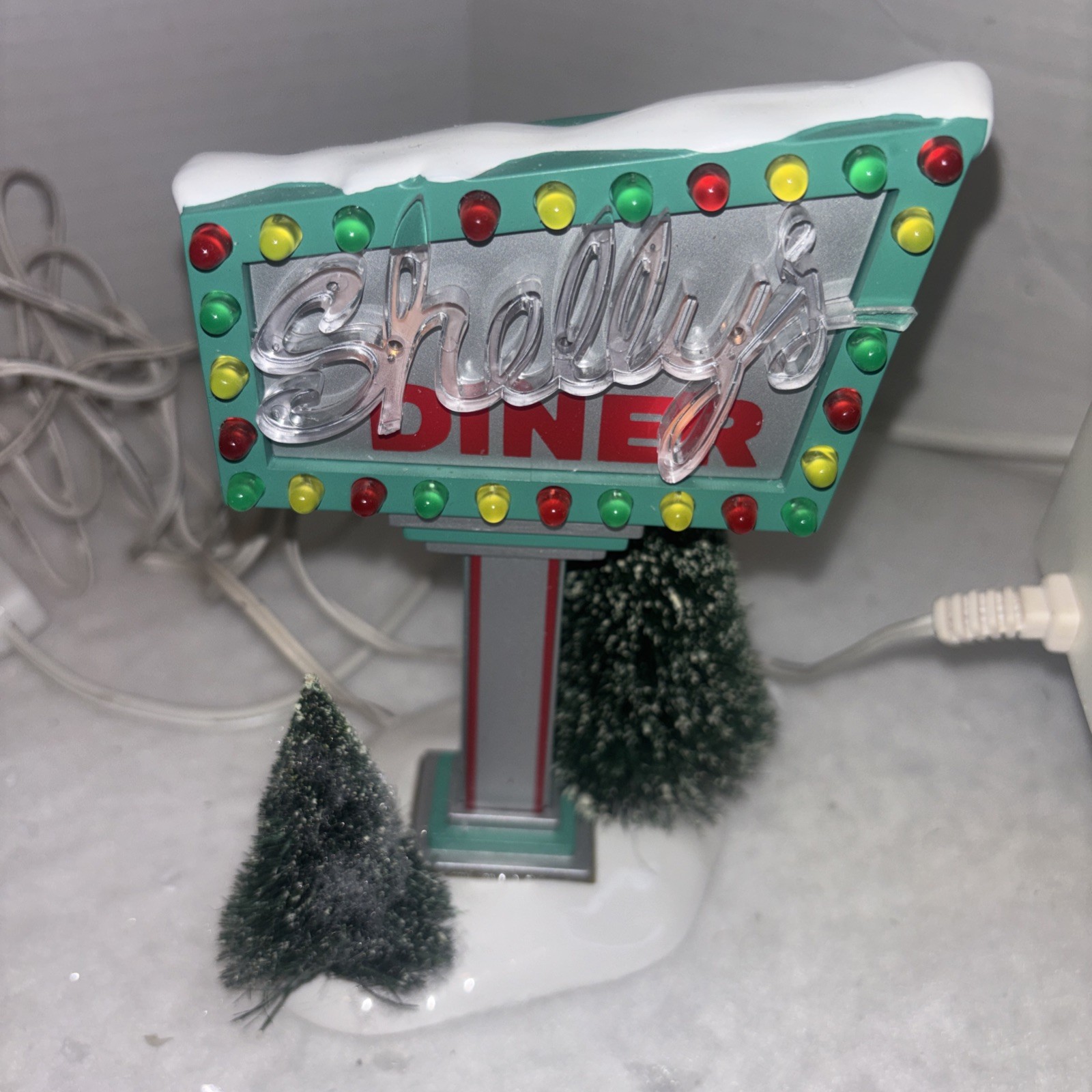 Dept. 56 The Original Snow Village Shelly’s Diner No. 55008 2 Piece Set Working