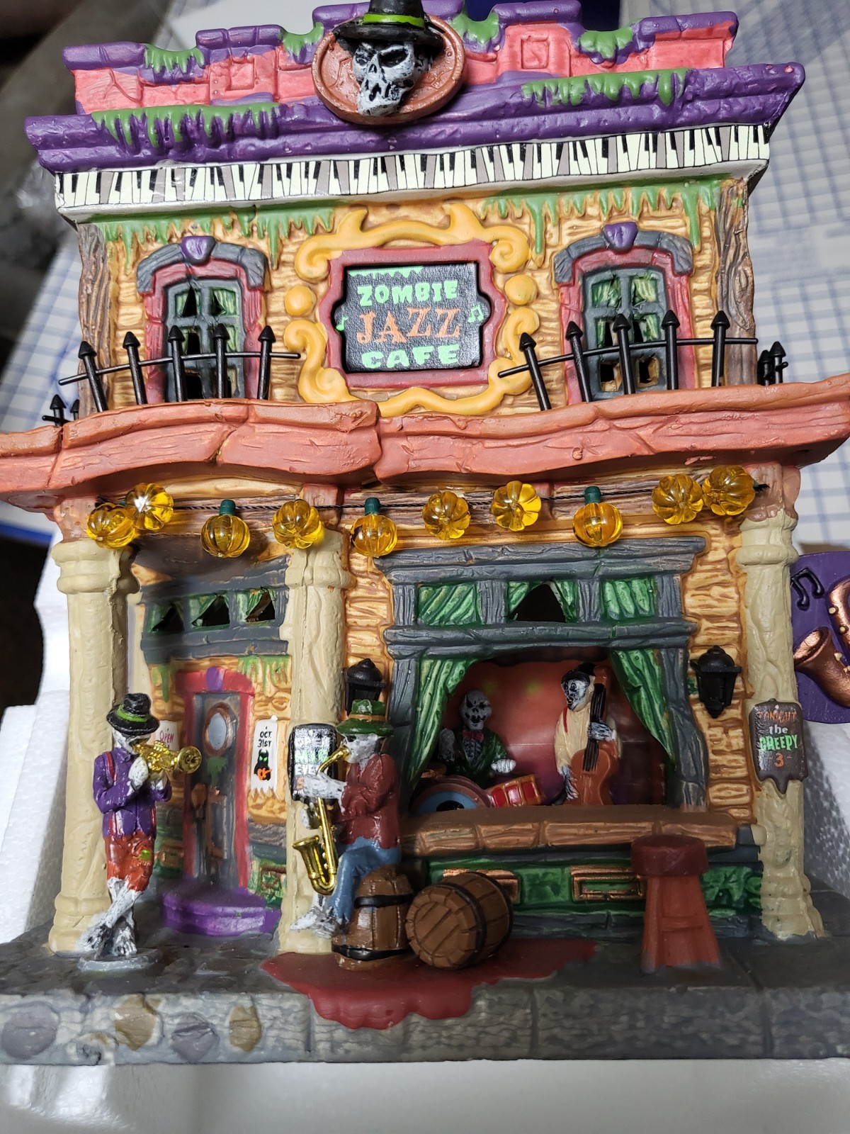 LEMAX -ZOMBIE JAZZ CAFE-SPOOKY TOWN HOLIDAY VILLAGE-LED Lighted