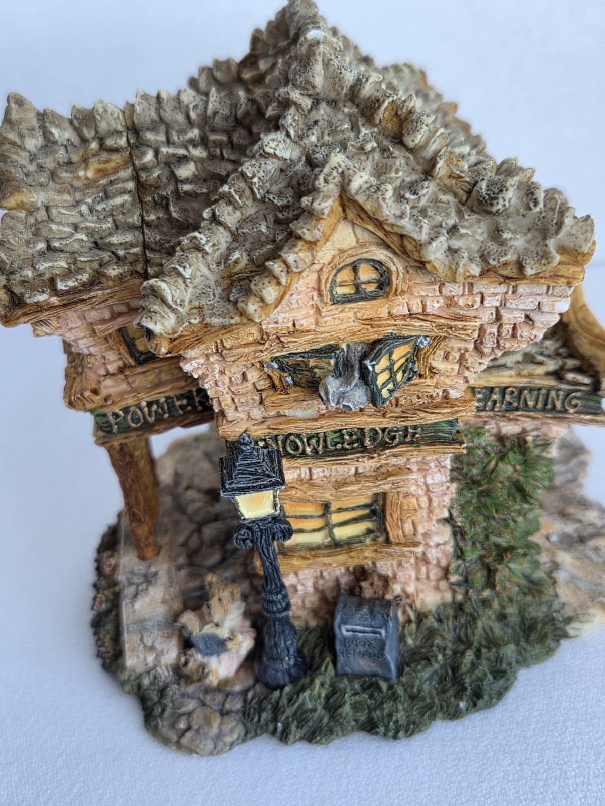 Boyds Bears Bearly-Built Village Lot – Public Library 19006 & Boyds School Resin