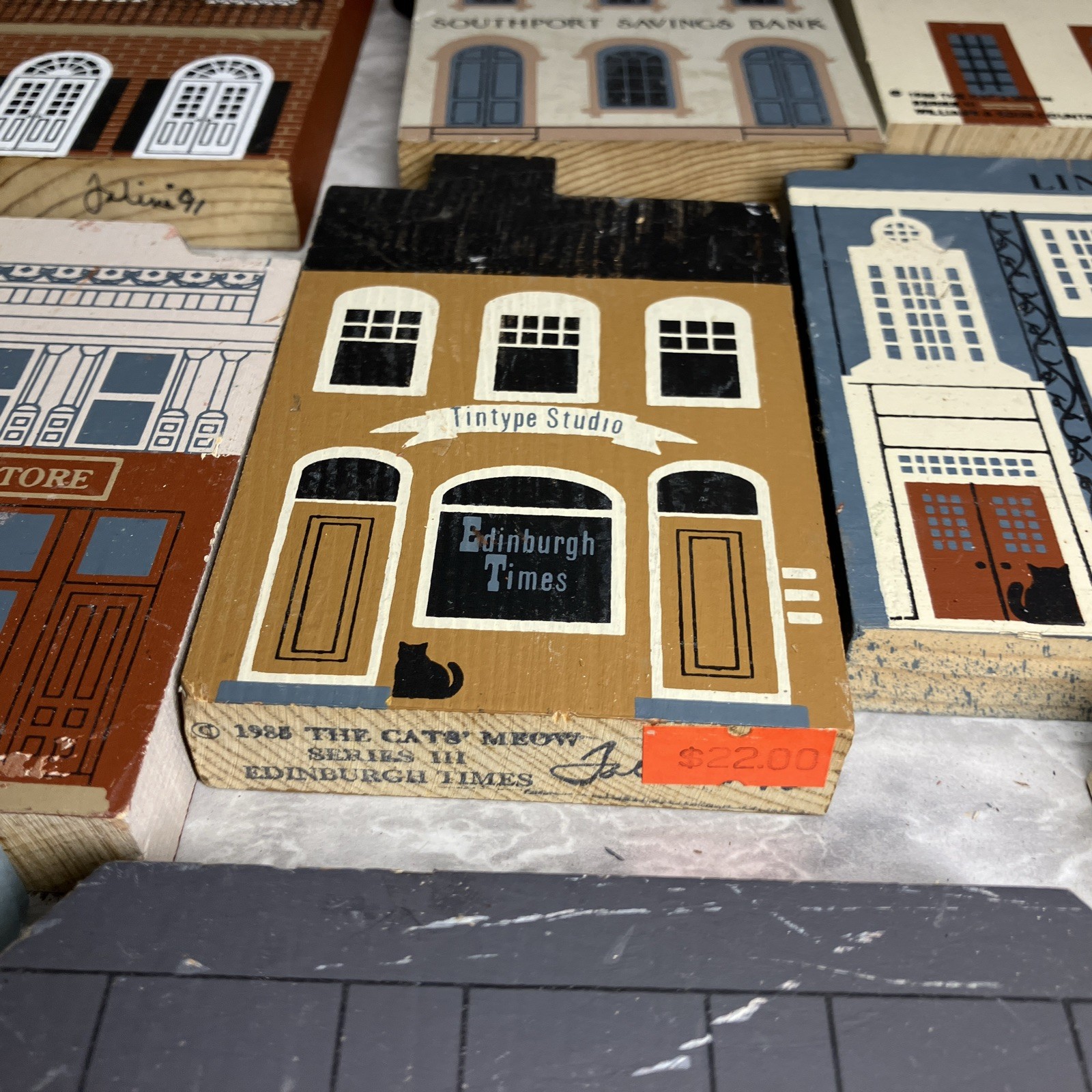 Lot of 90 Pcs The Cat’s Meow Village Collectibles Faline Wooden Houses 80 – 90’s